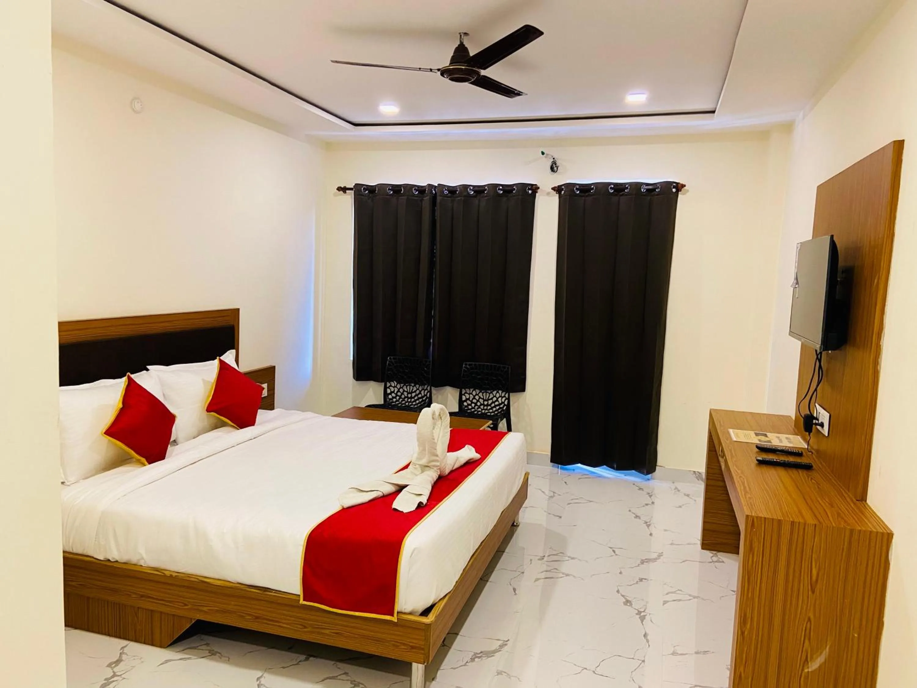 Deluxe Double Room in Pushkar Retreat Resort - The Nature and Mountain View Resort ,Pushkar