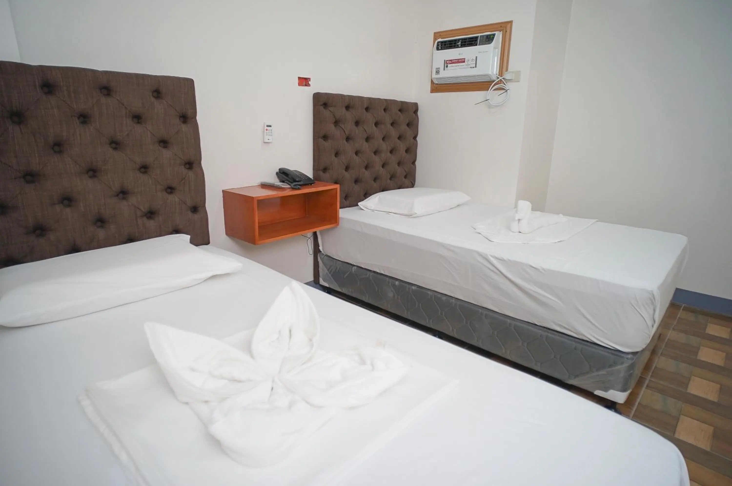 Standard Twin Room in FB DORMITEL SUITES