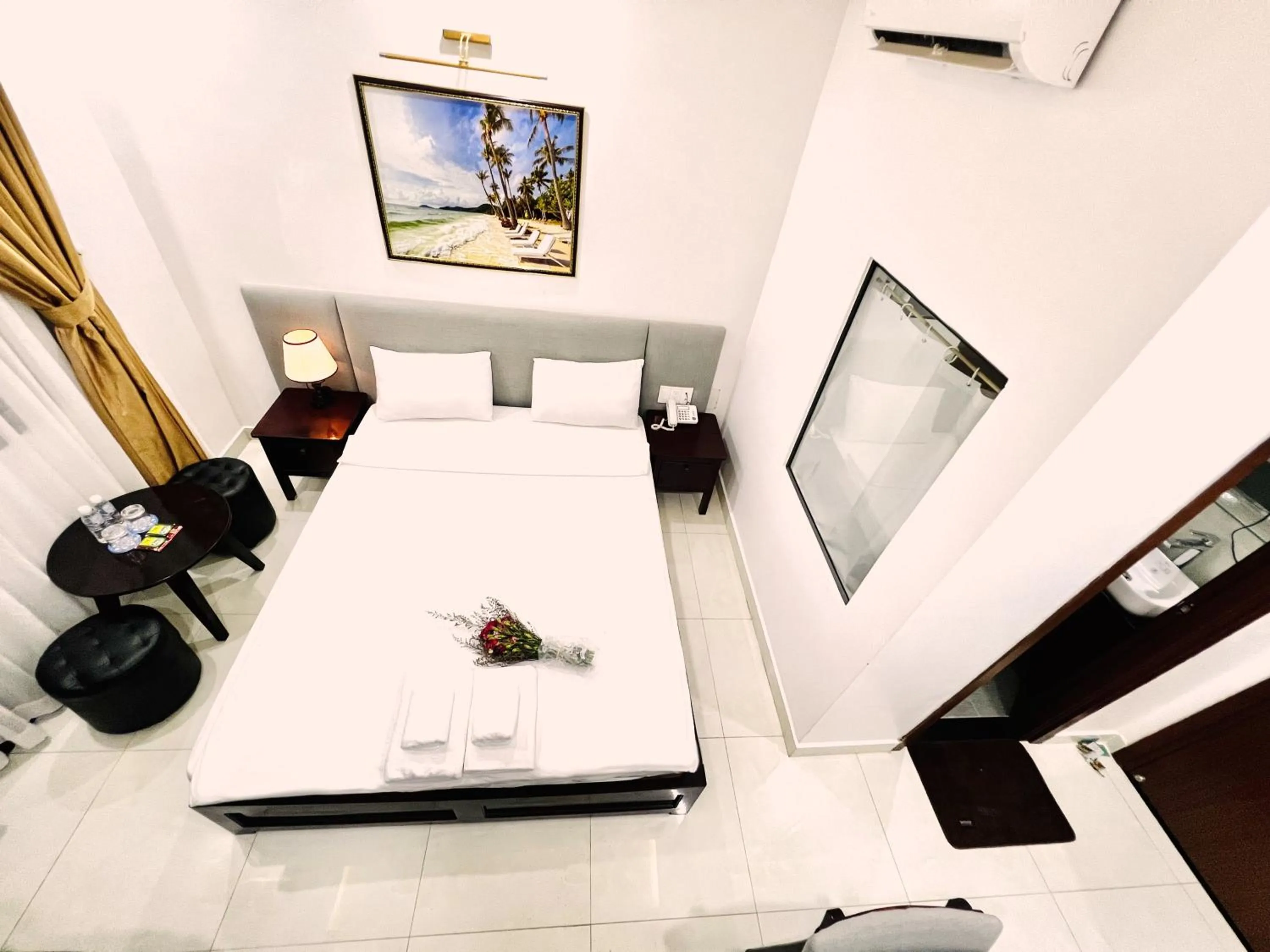 Double Room with Balcony in Dương Đông Hotel