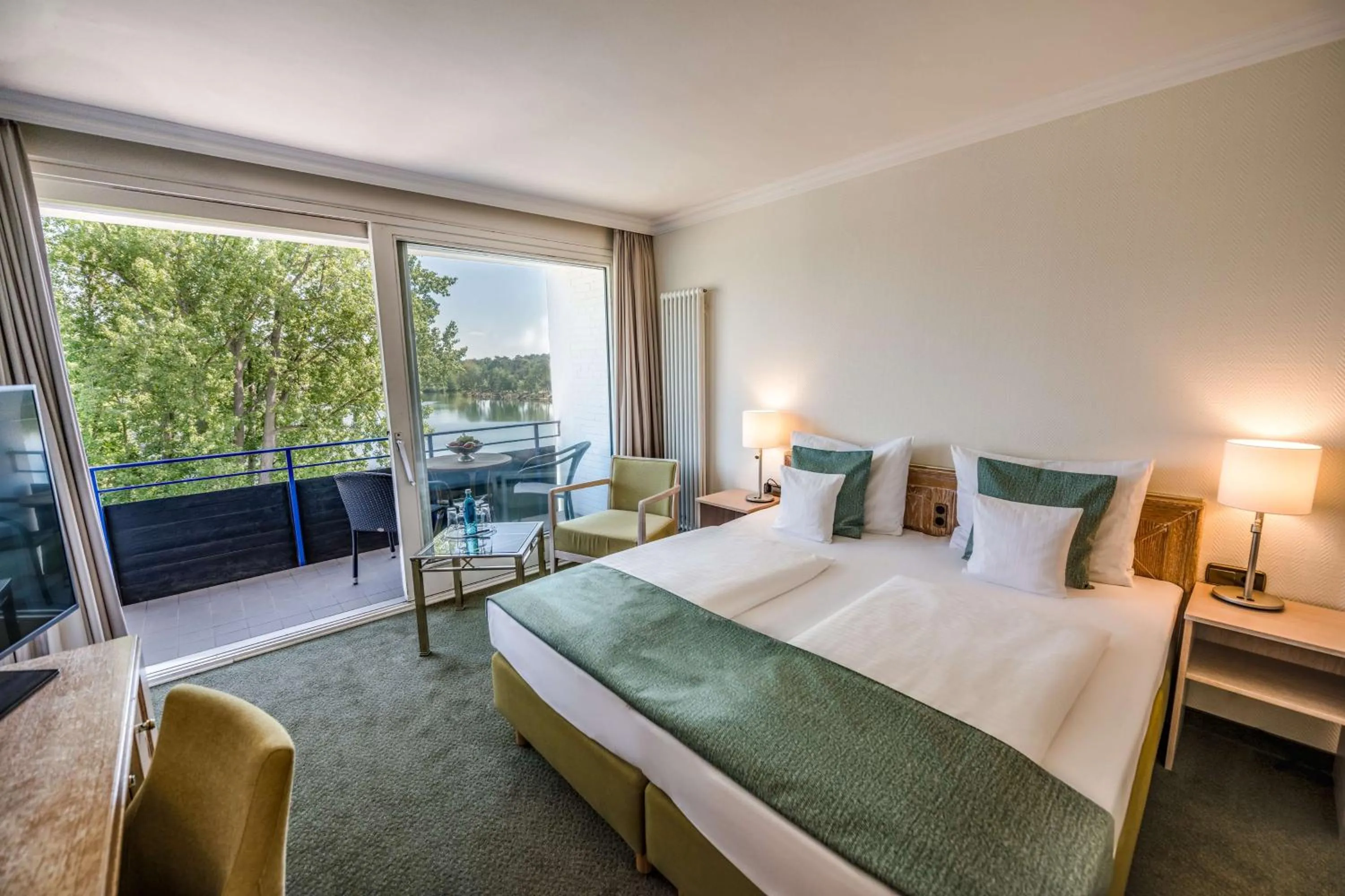 Twin Room with Balcony and Lake View in Best Western Premier Seehotel Krautkrämer
