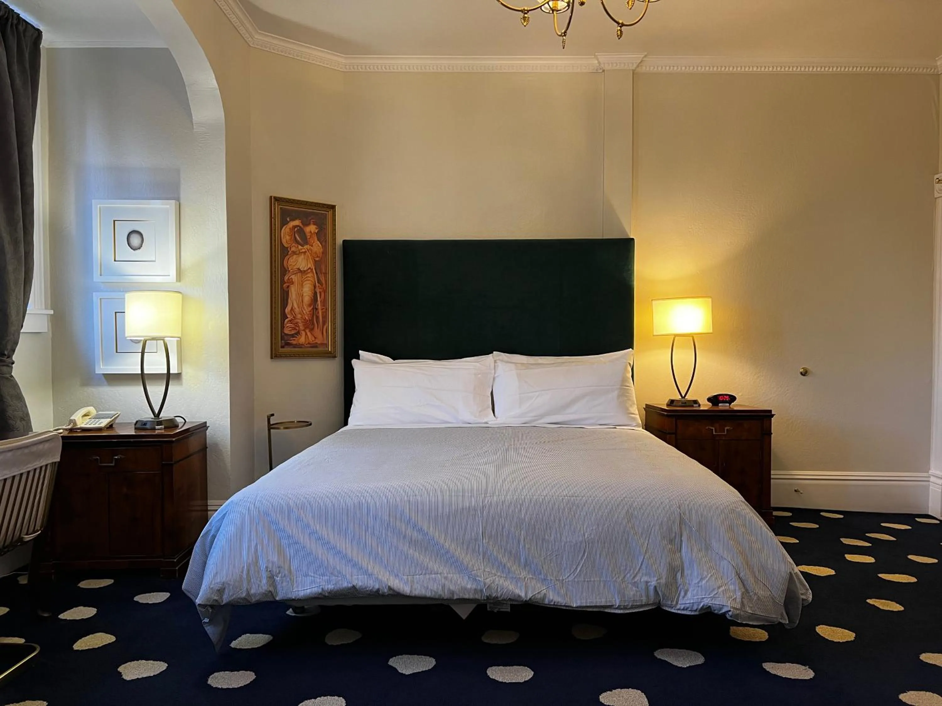 Triple Room - Disability Access in Sterling Hotel