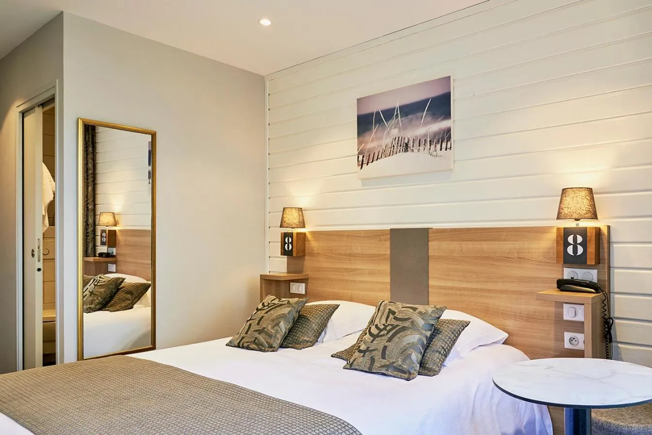 Double room – Garden side in La Cremaillere Hôtel-Restaurant