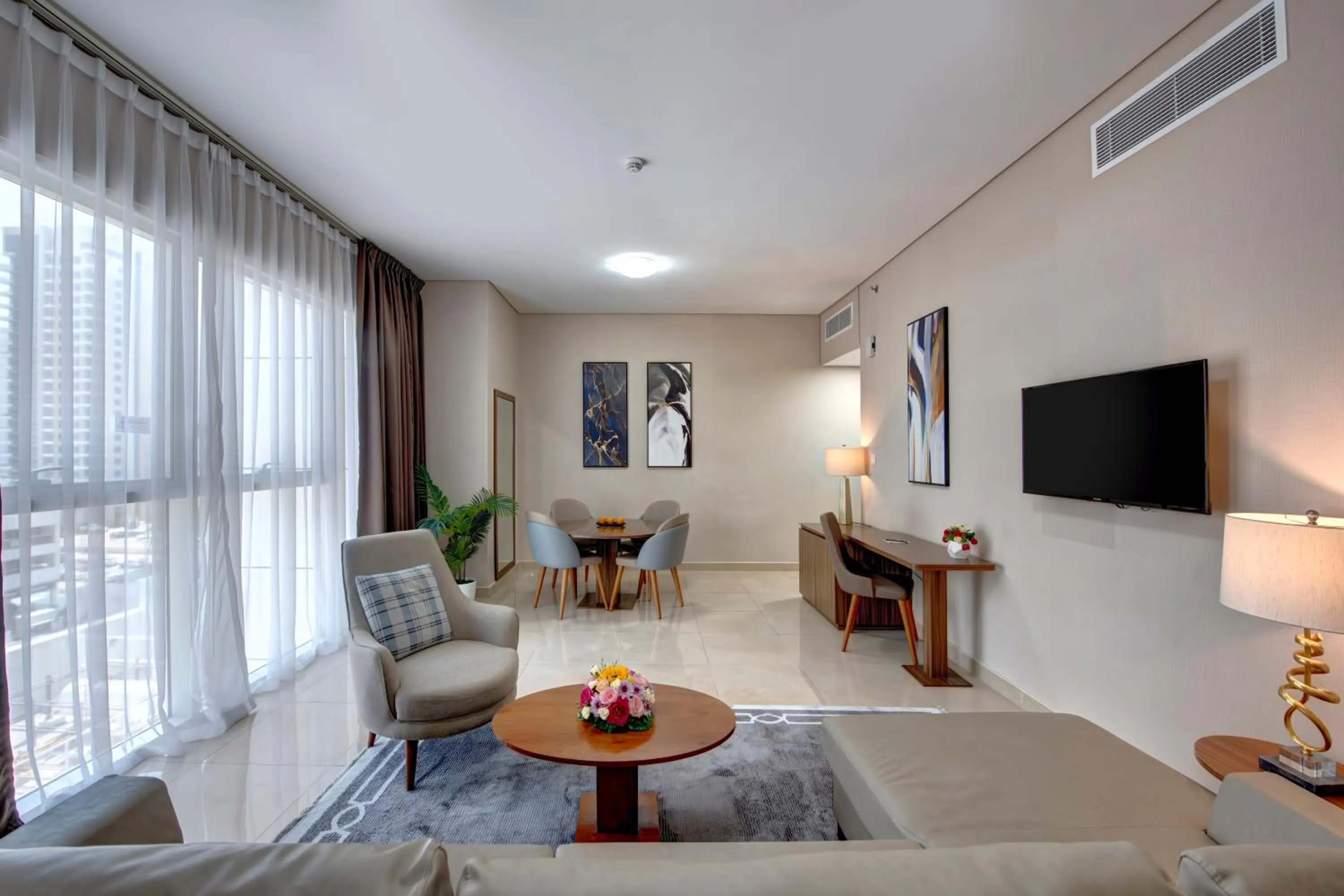 Deluxe Two Bedroom Apartment With Balcony in Royal Regency Suites Marina