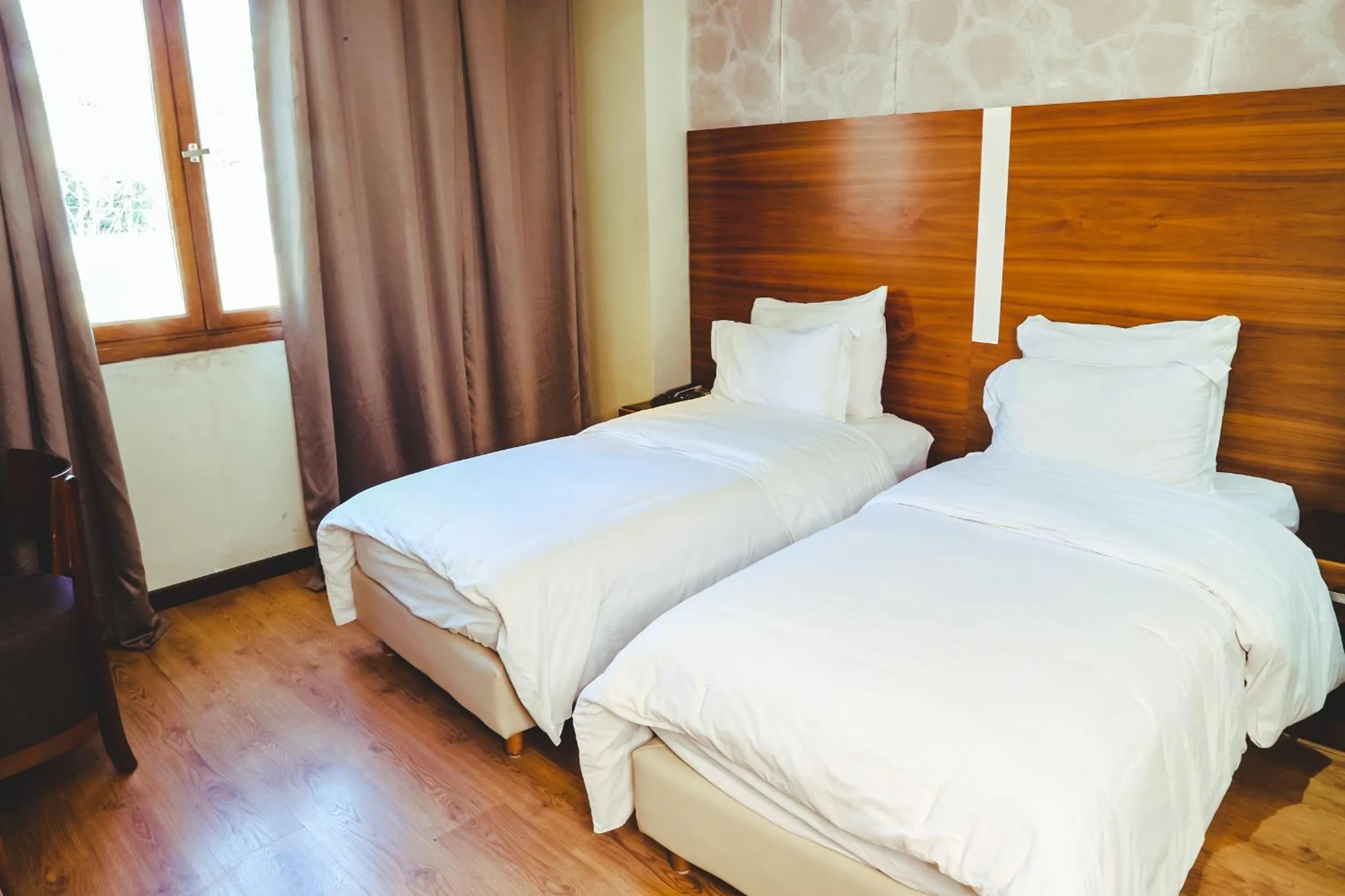 Standard Twin Room in Hotel Perce Neige