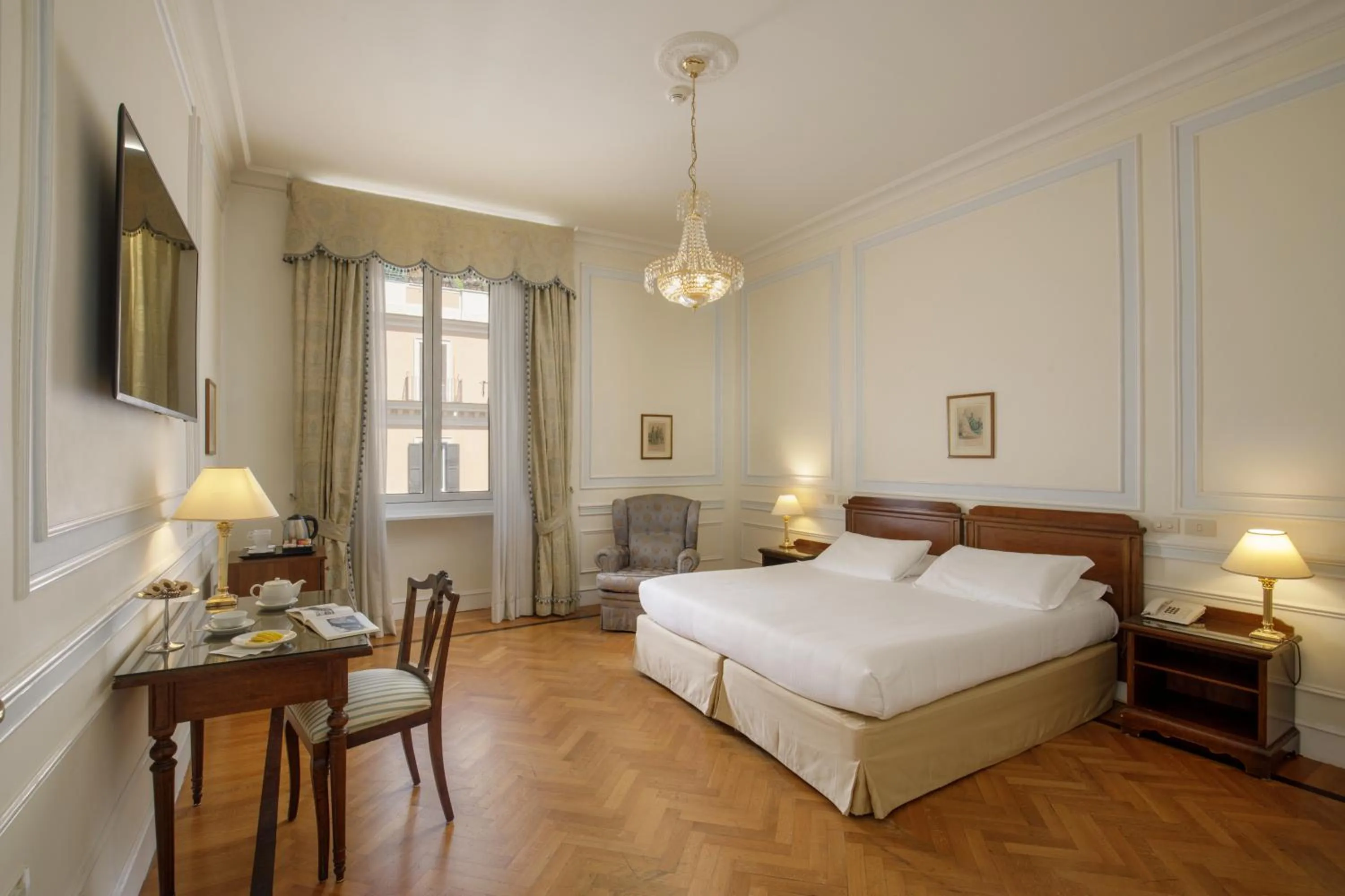 Double or Twin Room - Disability Access in Hotel Quirinale