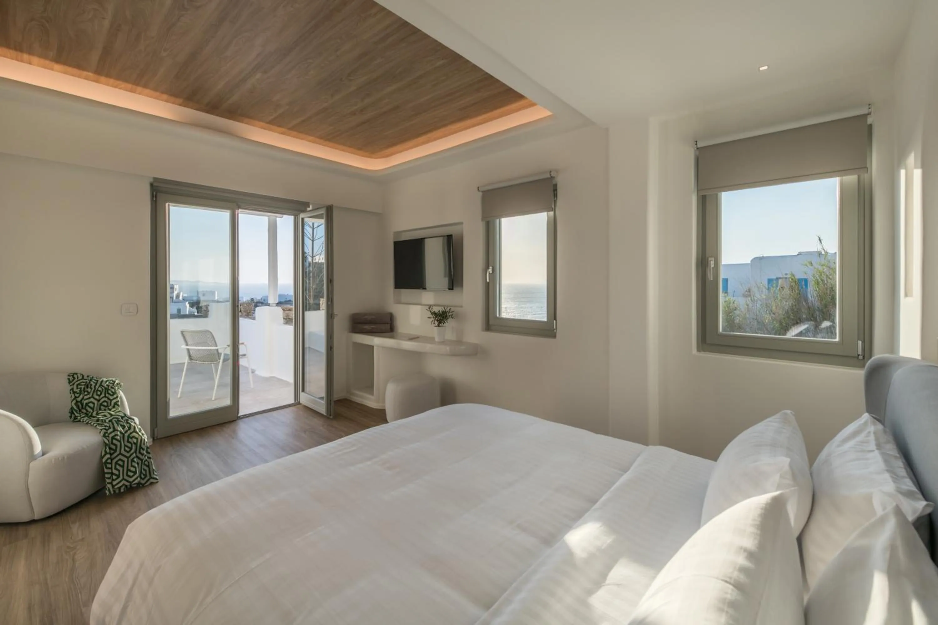 Deluxe Suite in Arocaria Mykonos