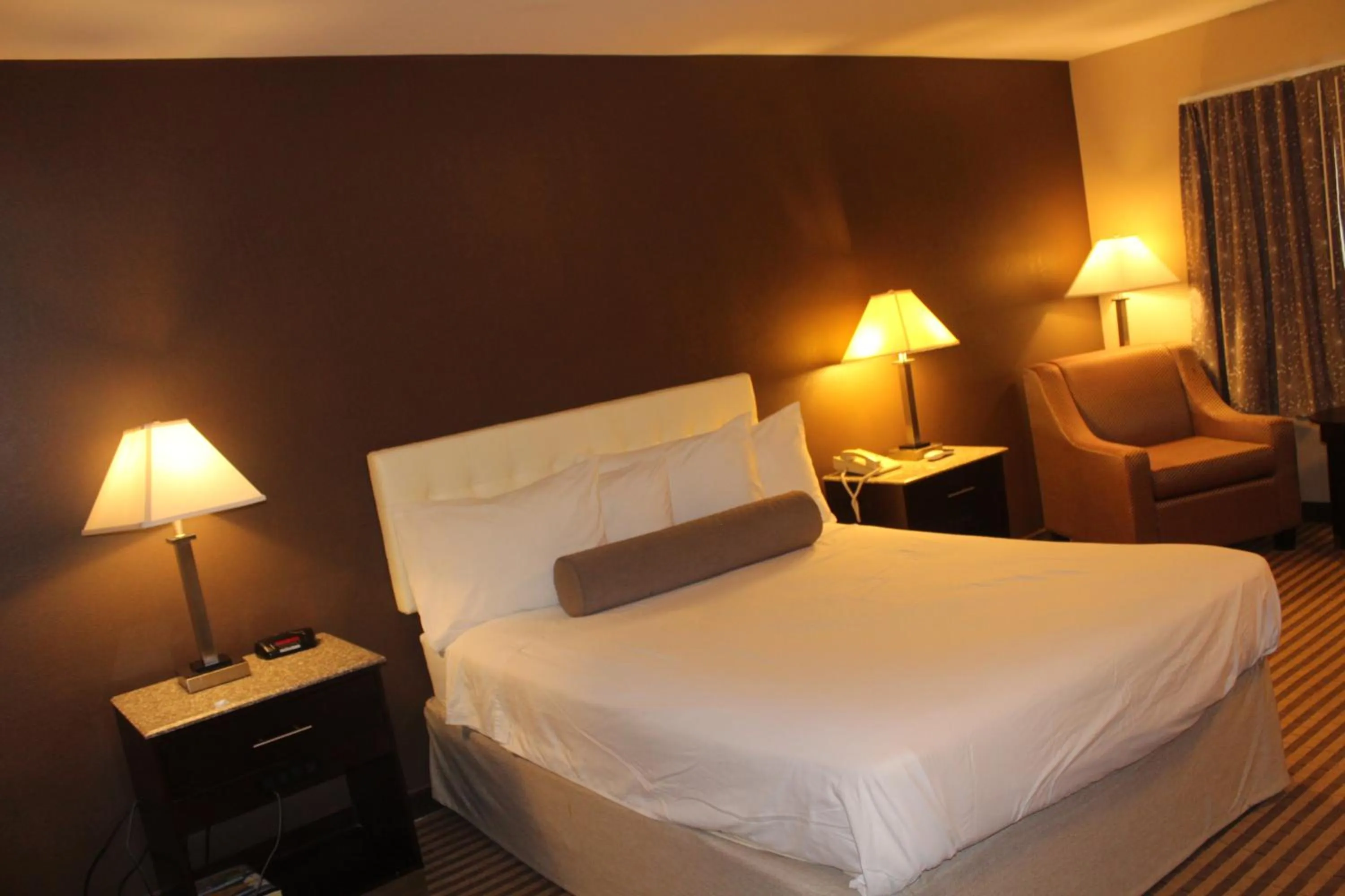 King Room - Non-Smoking in Travelodge by Wyndham Bellmawr