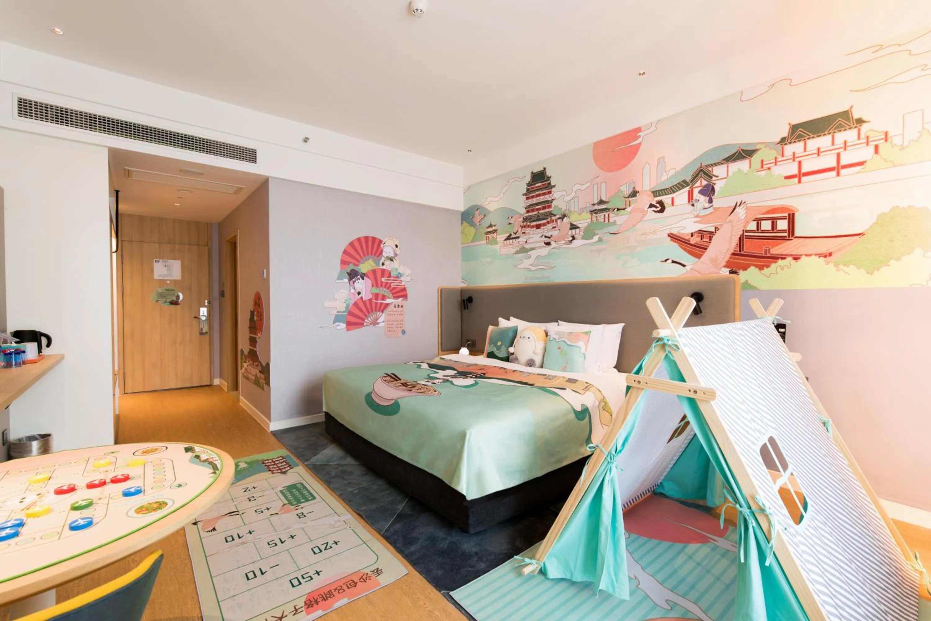 Standard King Room with River View - Kid Theme in Holiday Inn Express Nanchang Riverside by IHG