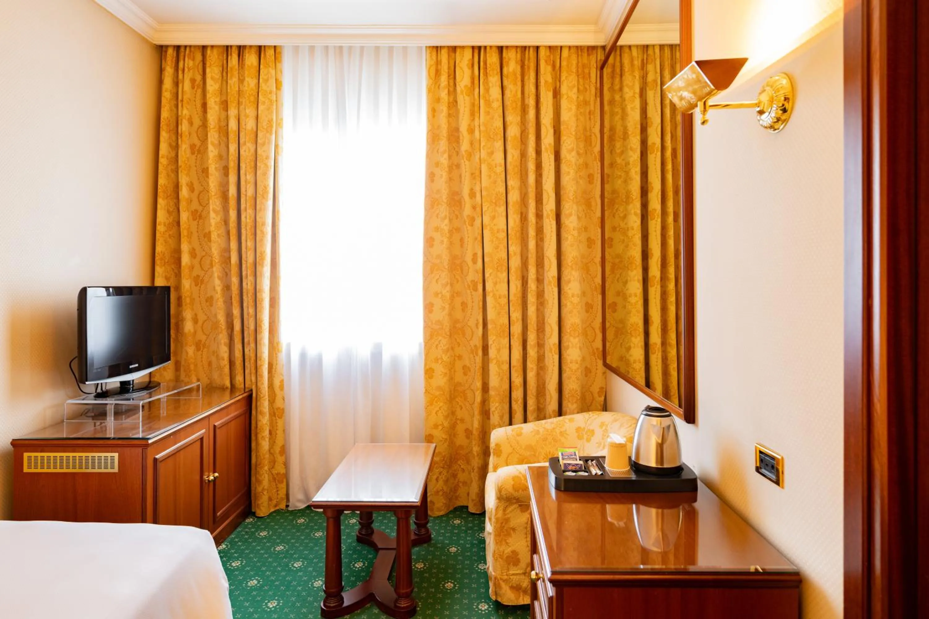 Single Room in Hotel Internazionale