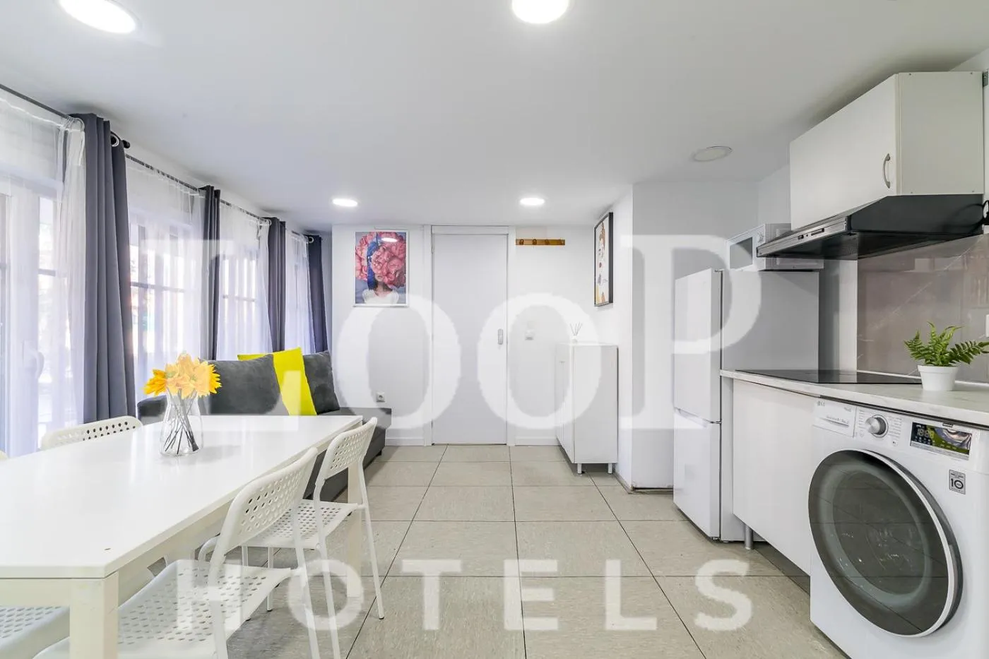 Standard Studio in LooP America