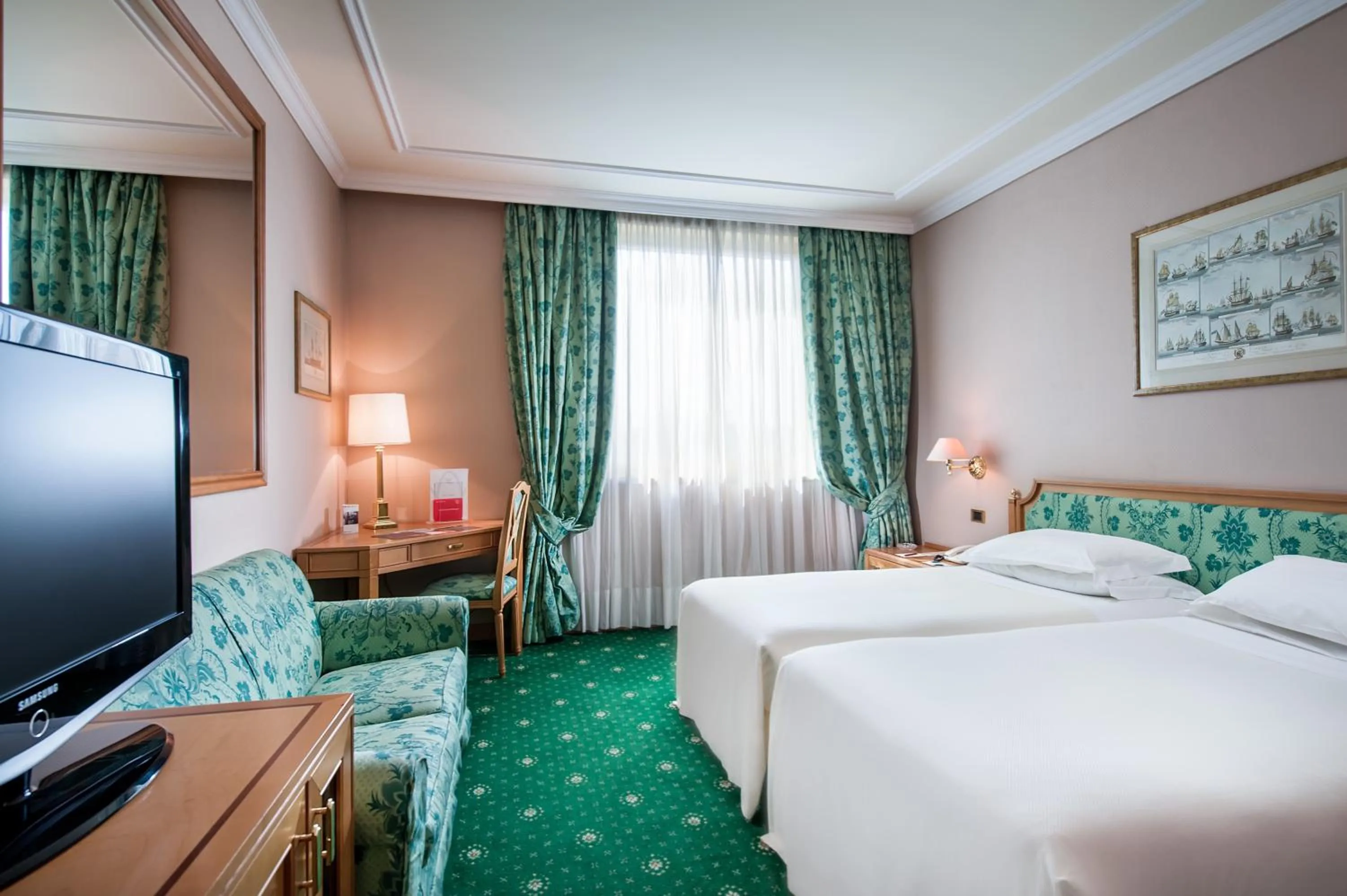 Double Room in Royal Garden Assago Milano