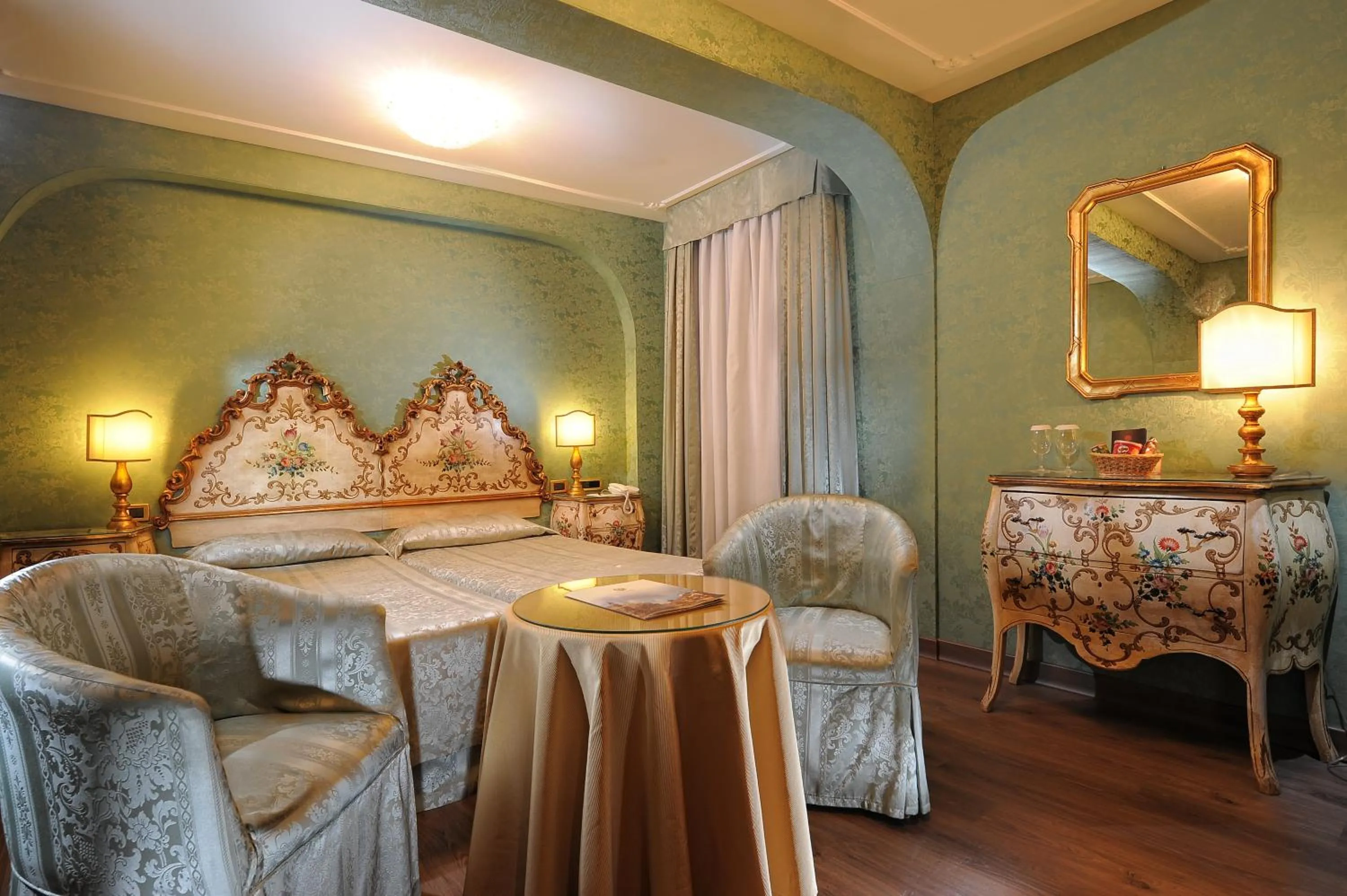 Classic Double Venetian Room   - single occupancy in Hotel Concordia