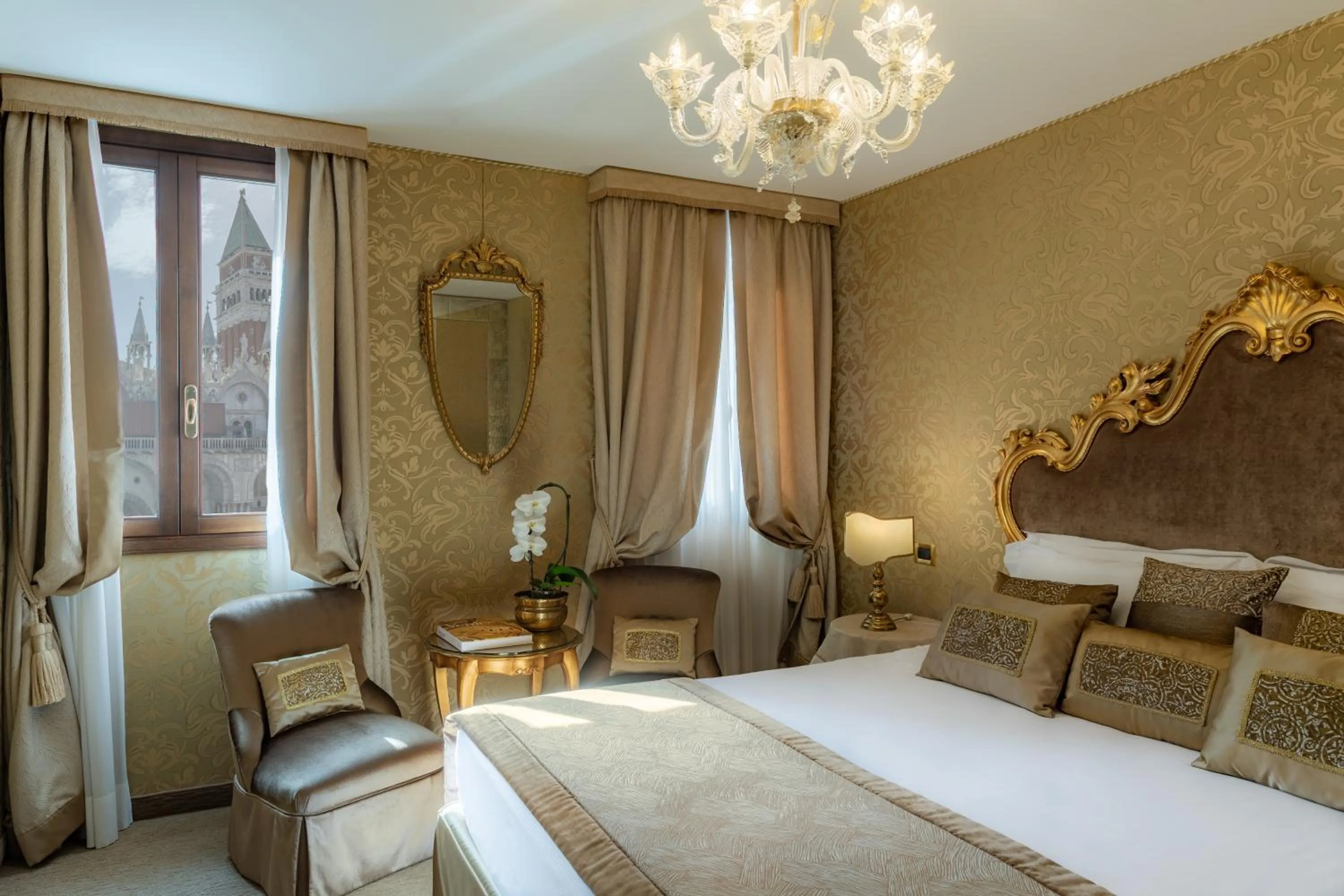 Superior Double Room with San Marco View - single occupancy in Hotel Concordia