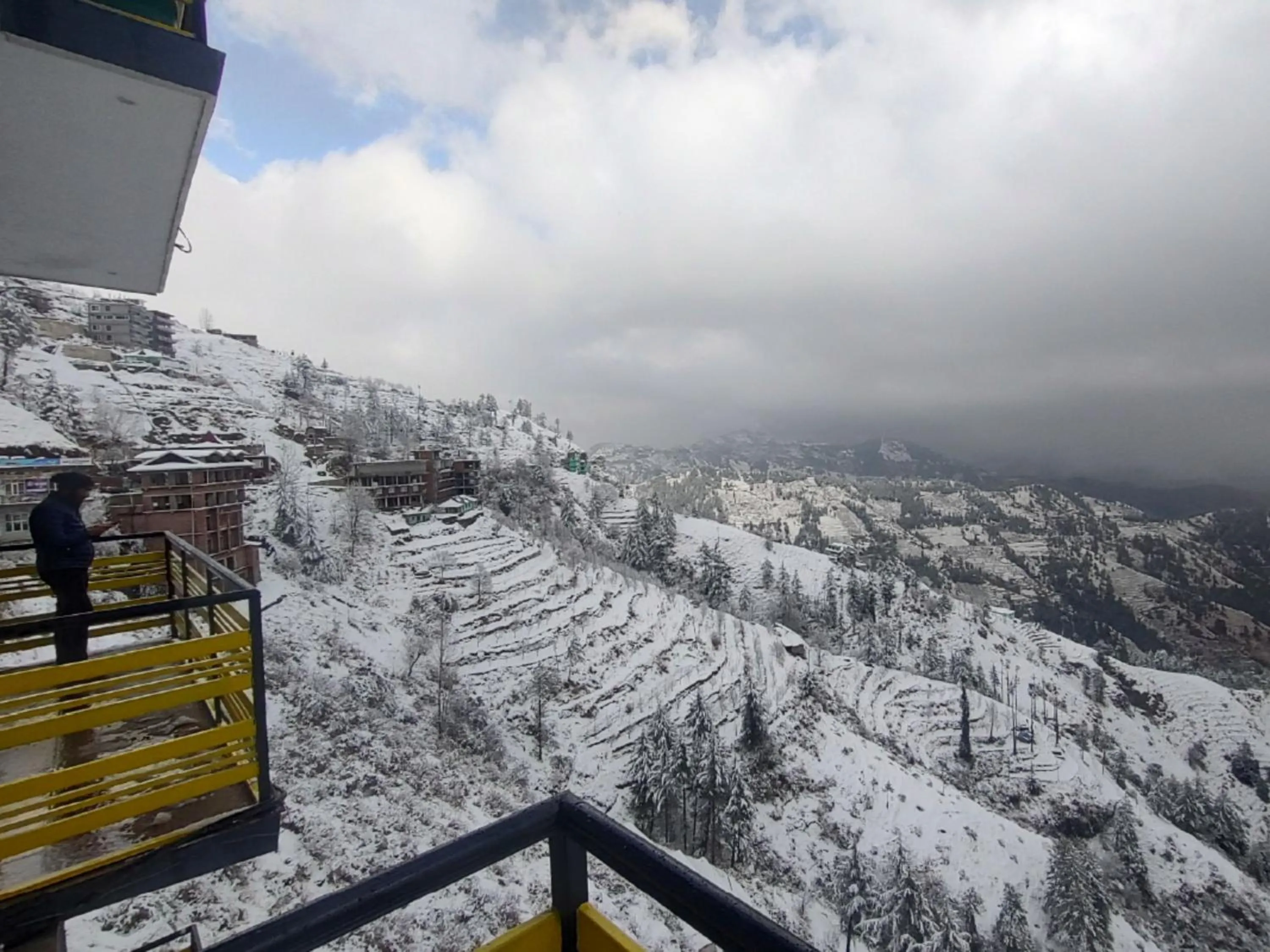 The Hosteller Kufri, Shimla