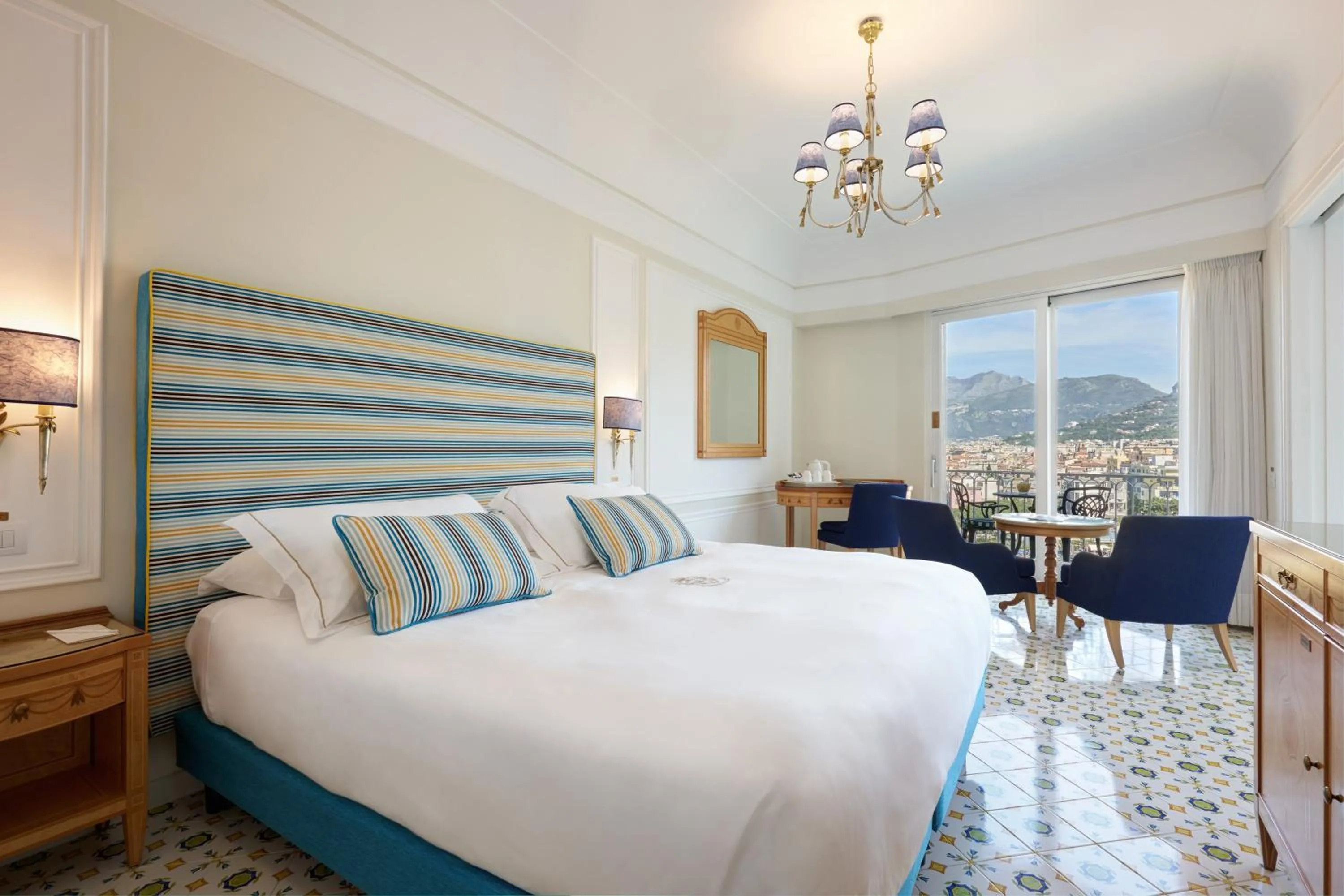 Premier Double or Twin Room with Sea View in Grand Hotel Capodimonte