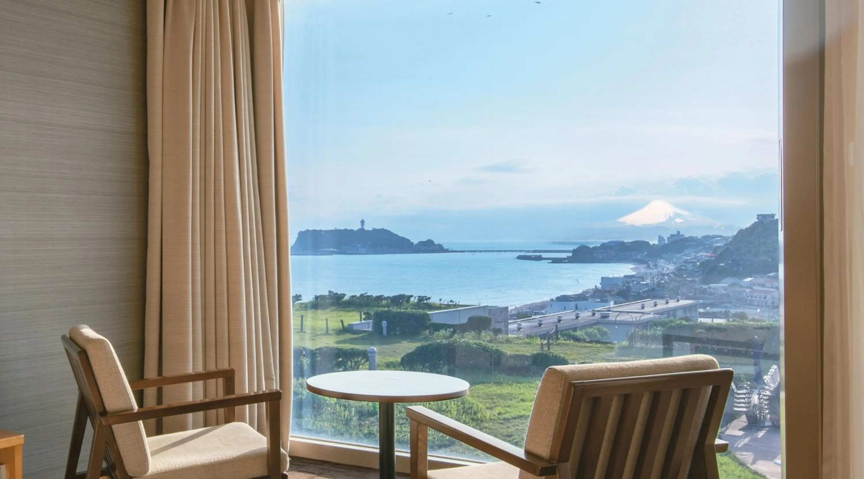 Hollywood Twin Room with Mt.Fuji and Enoshima View - Non-Smoking in Kamakura Prince Hotel