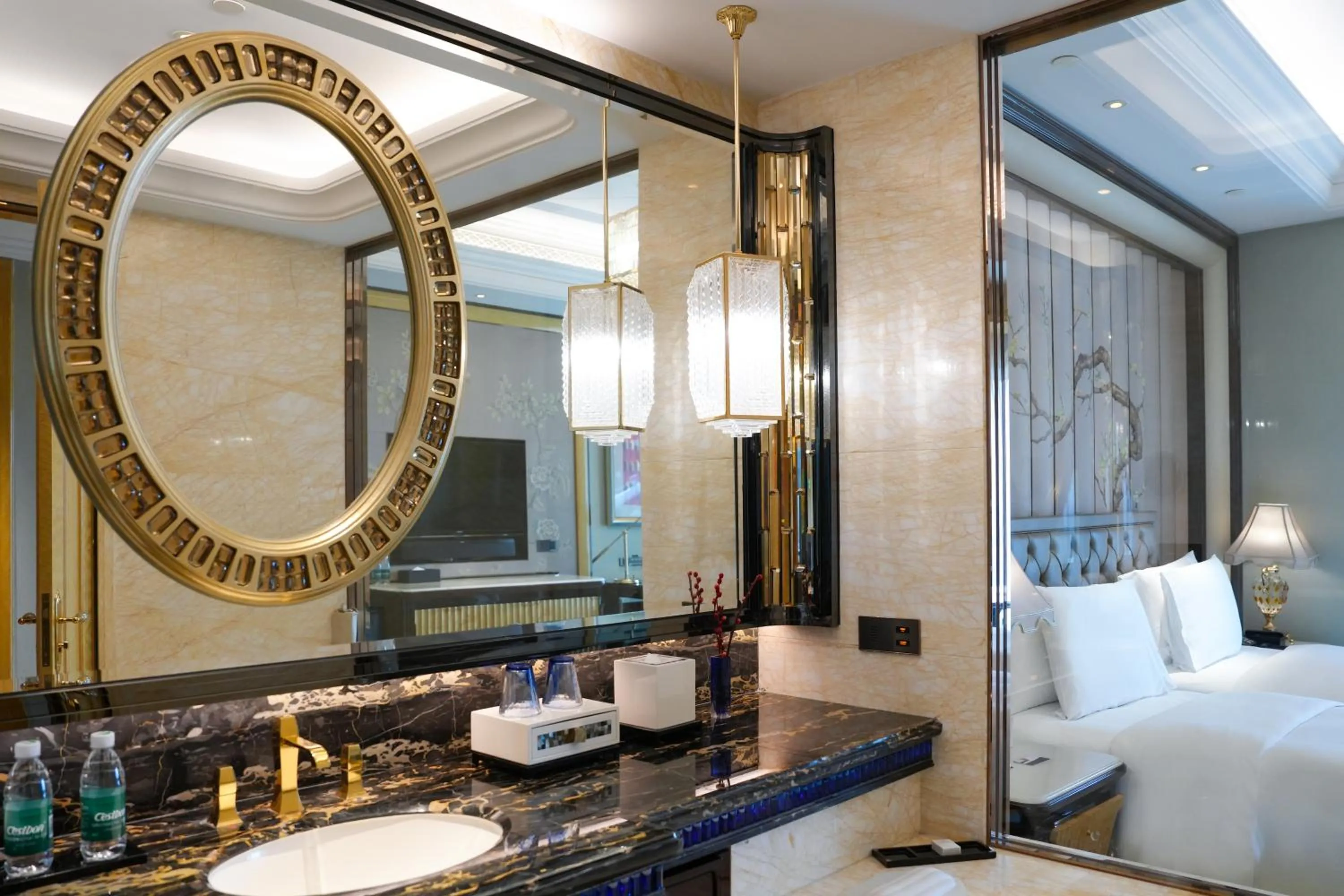 Superior Deluxe Twin Room in Wanda Reign Wuhan