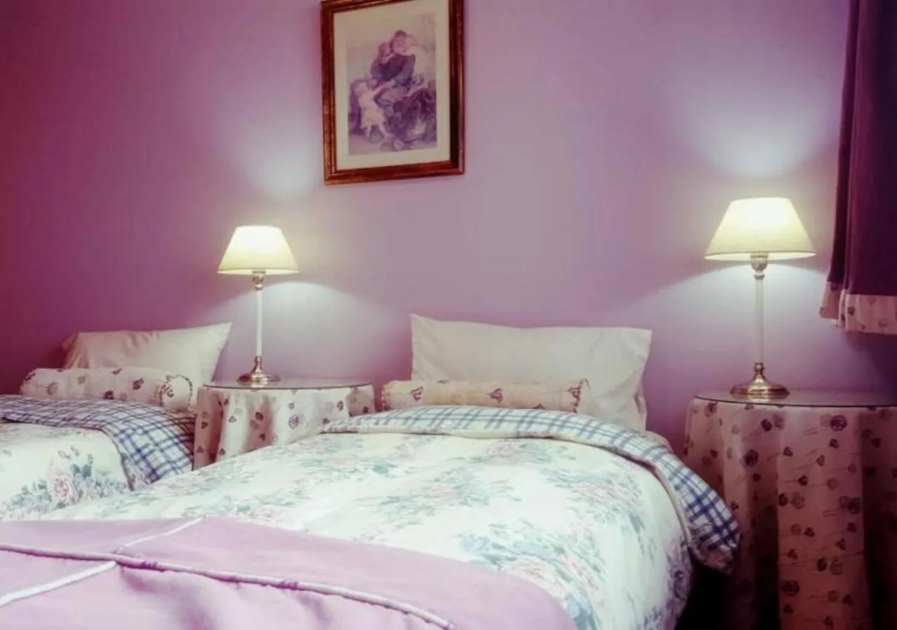 Twin Room with Private Bathroom in FLOR AUSTRAL