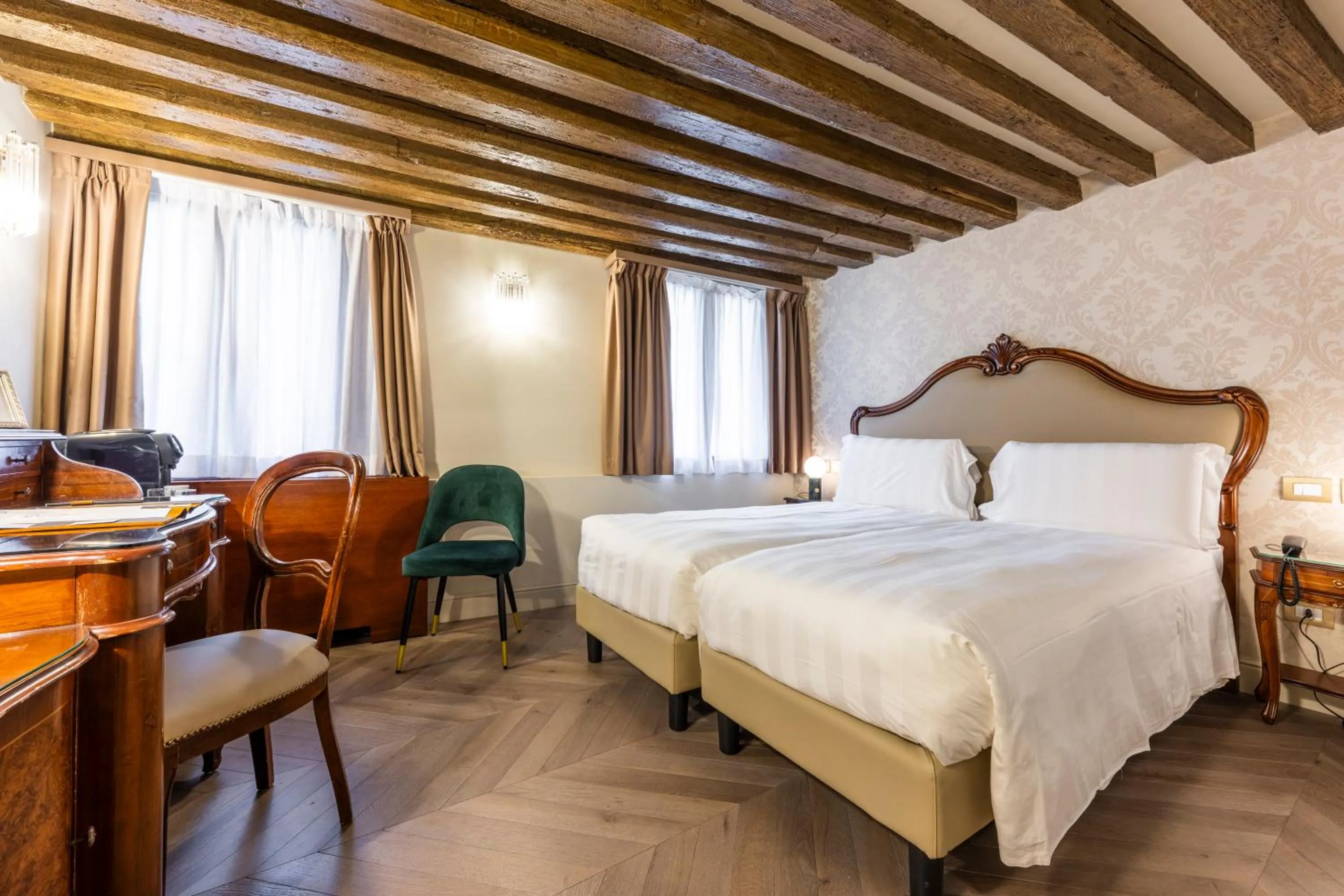 Deluxe Double with Canal View in Hotel Colombina