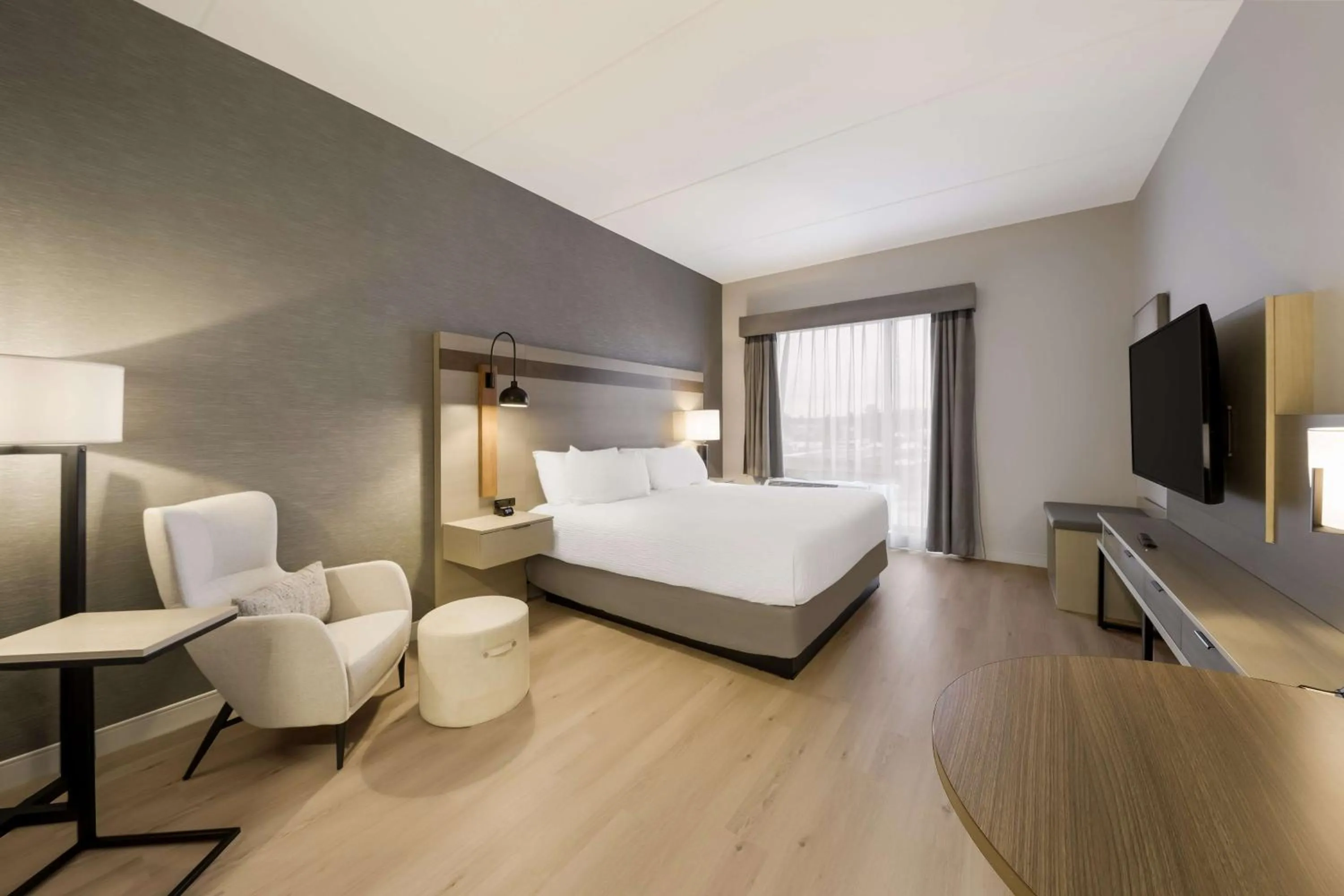 King Room in Best Western Plus Parry Sound