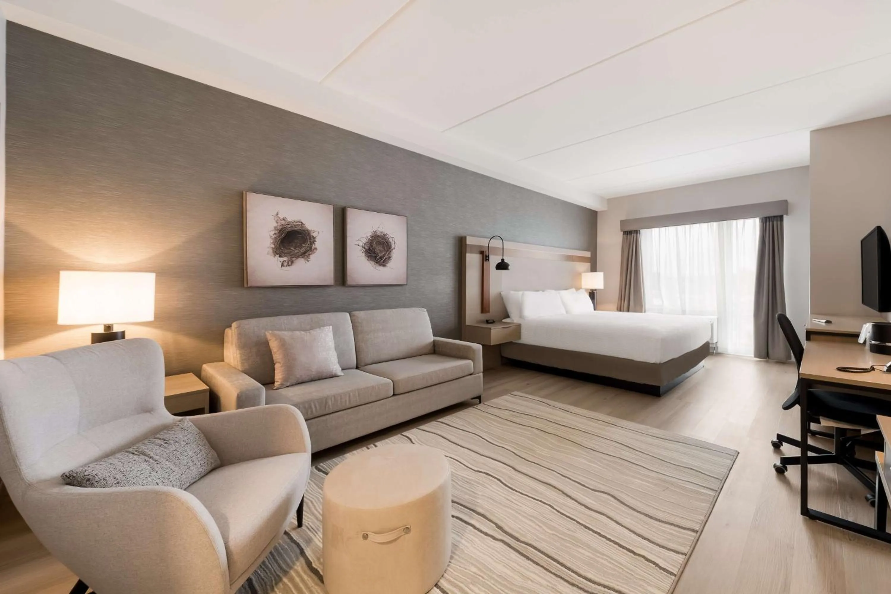 King Suite - Disability Access Tub in Best Western Plus Parry Sound