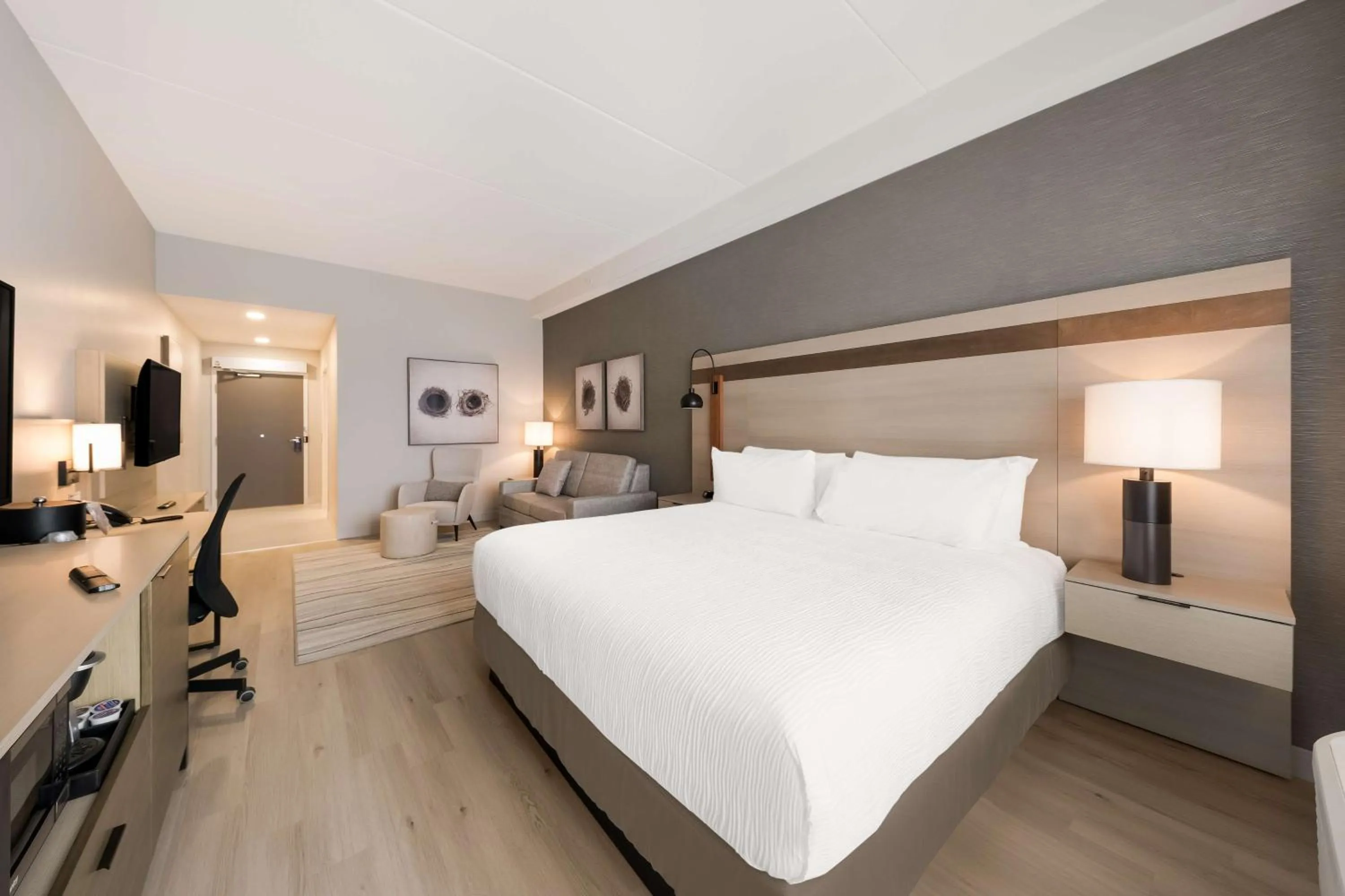 King Suite with Sofa Bed in Best Western Plus Parry Sound