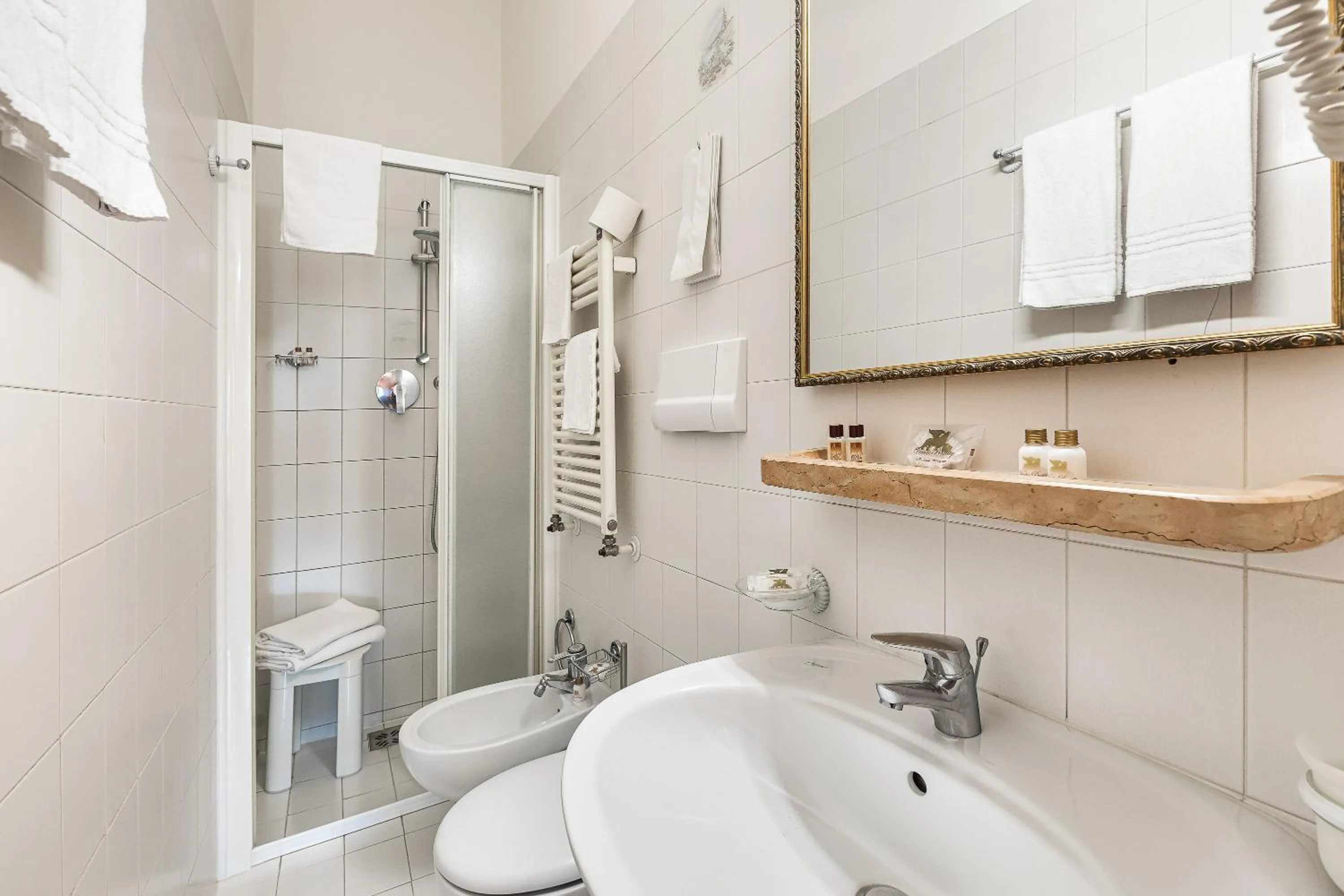 Deluxe Double or Twin Room with Canal View in Hotel Marconi