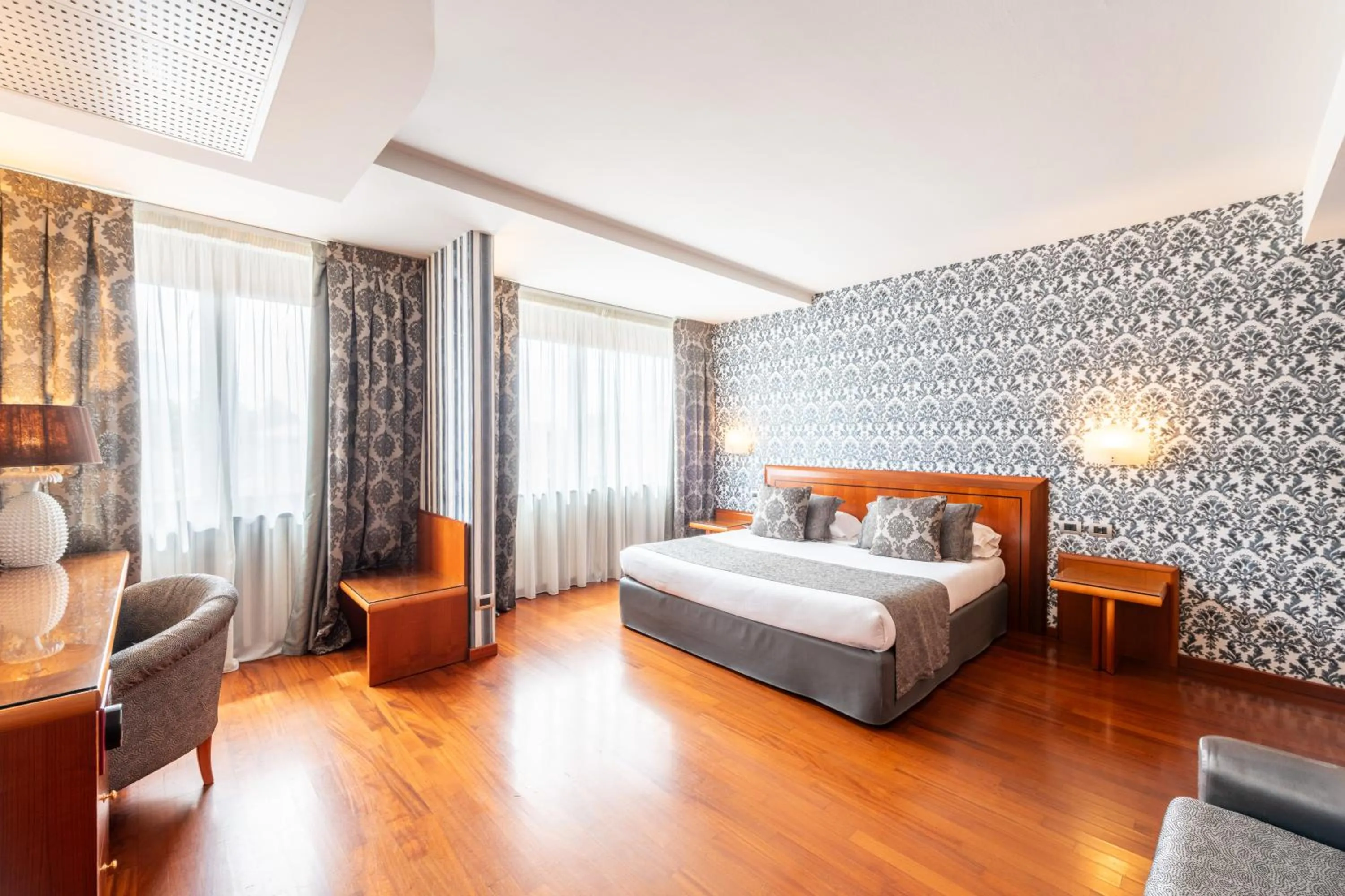 Junior Suite - single occupancy in Hotel Palace Verona