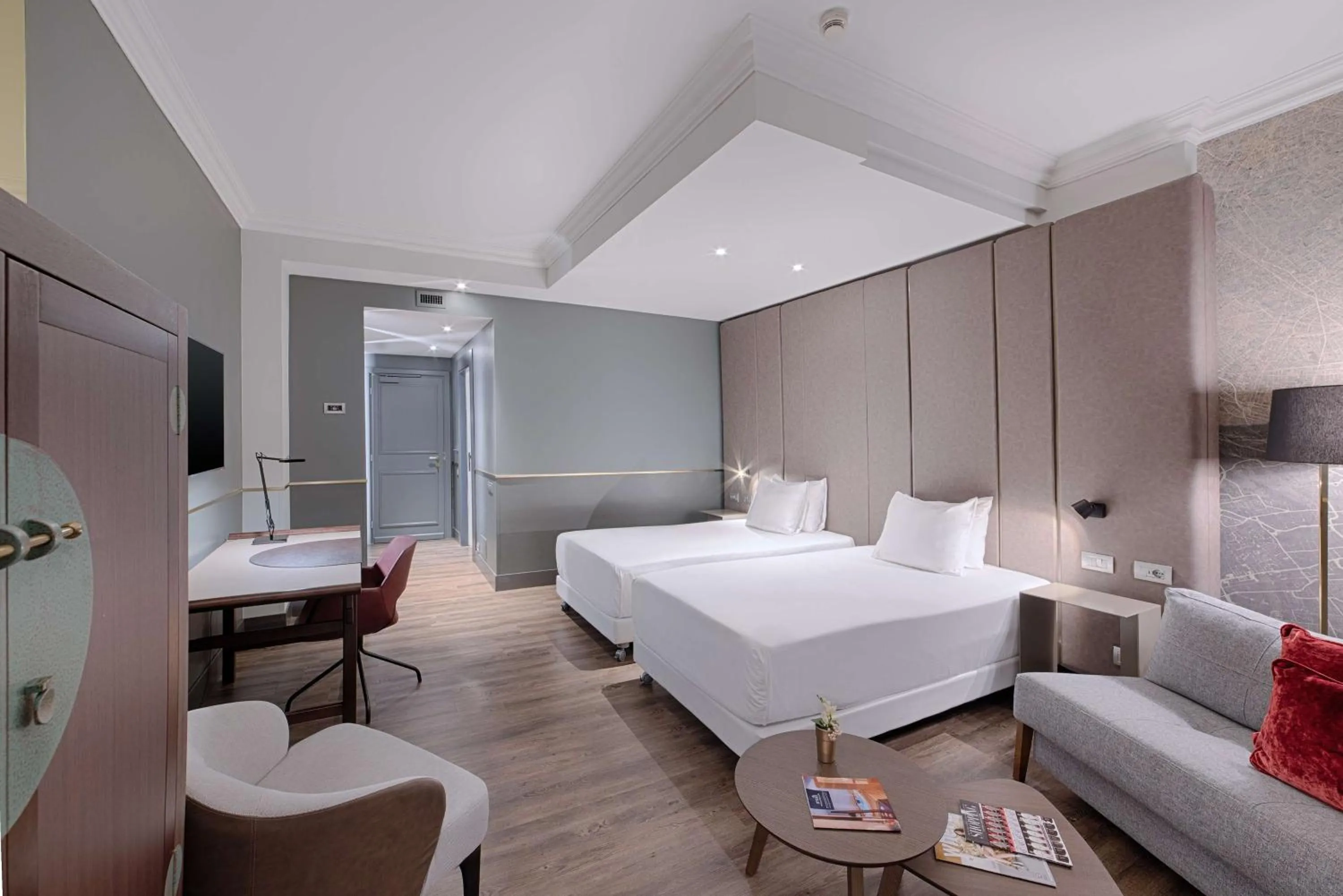 Superior Double or Twin Room XL in NH Collection Porta Nuova