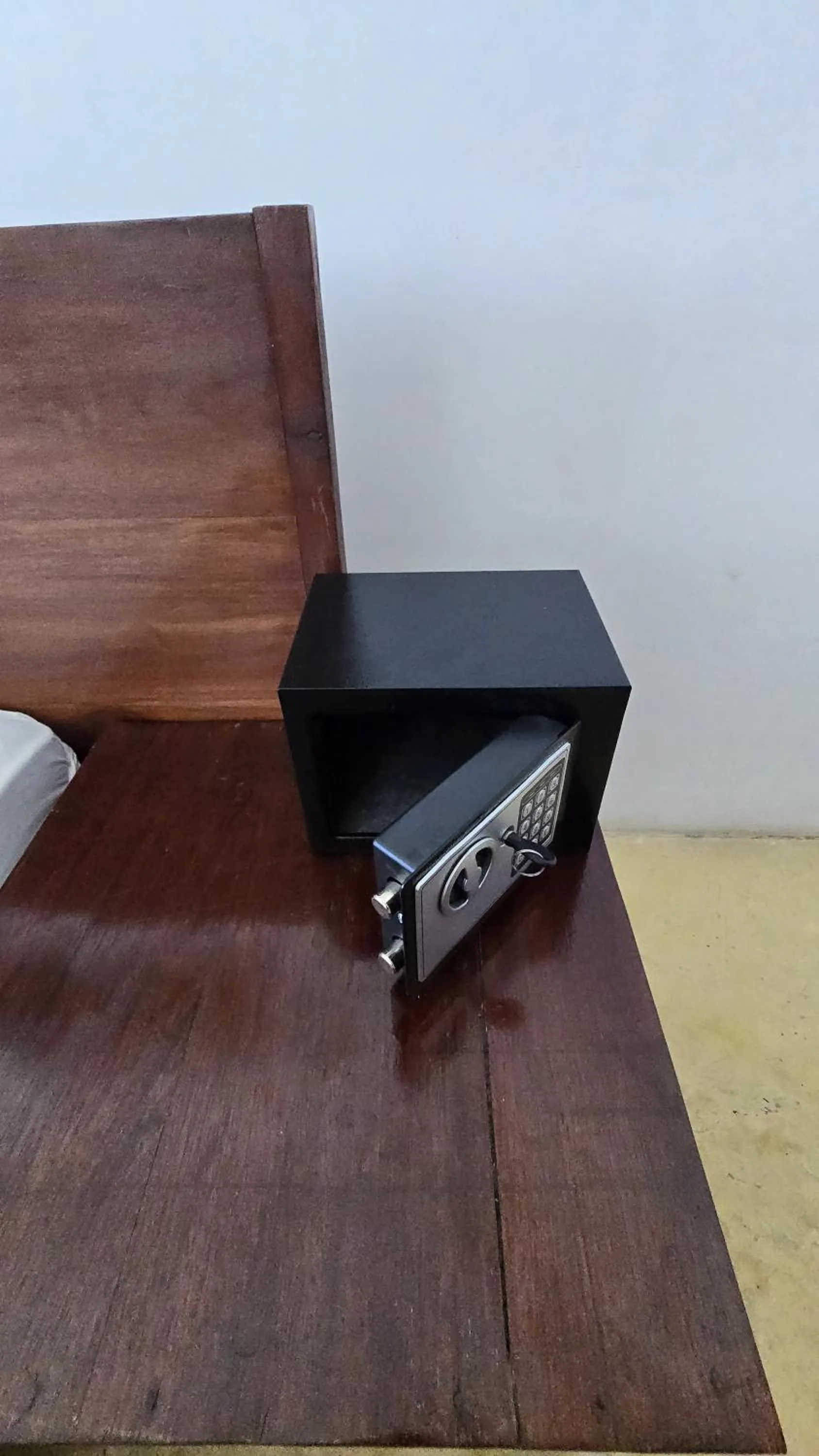 Standard Twin Room in Equalia boutique hotel