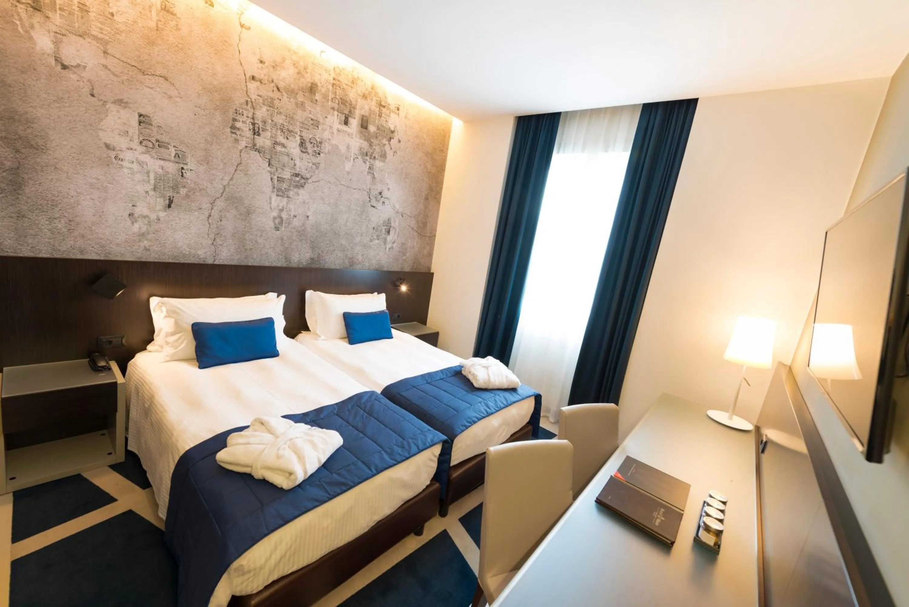 Deluxe Double or Twin Room in Hotel Manin