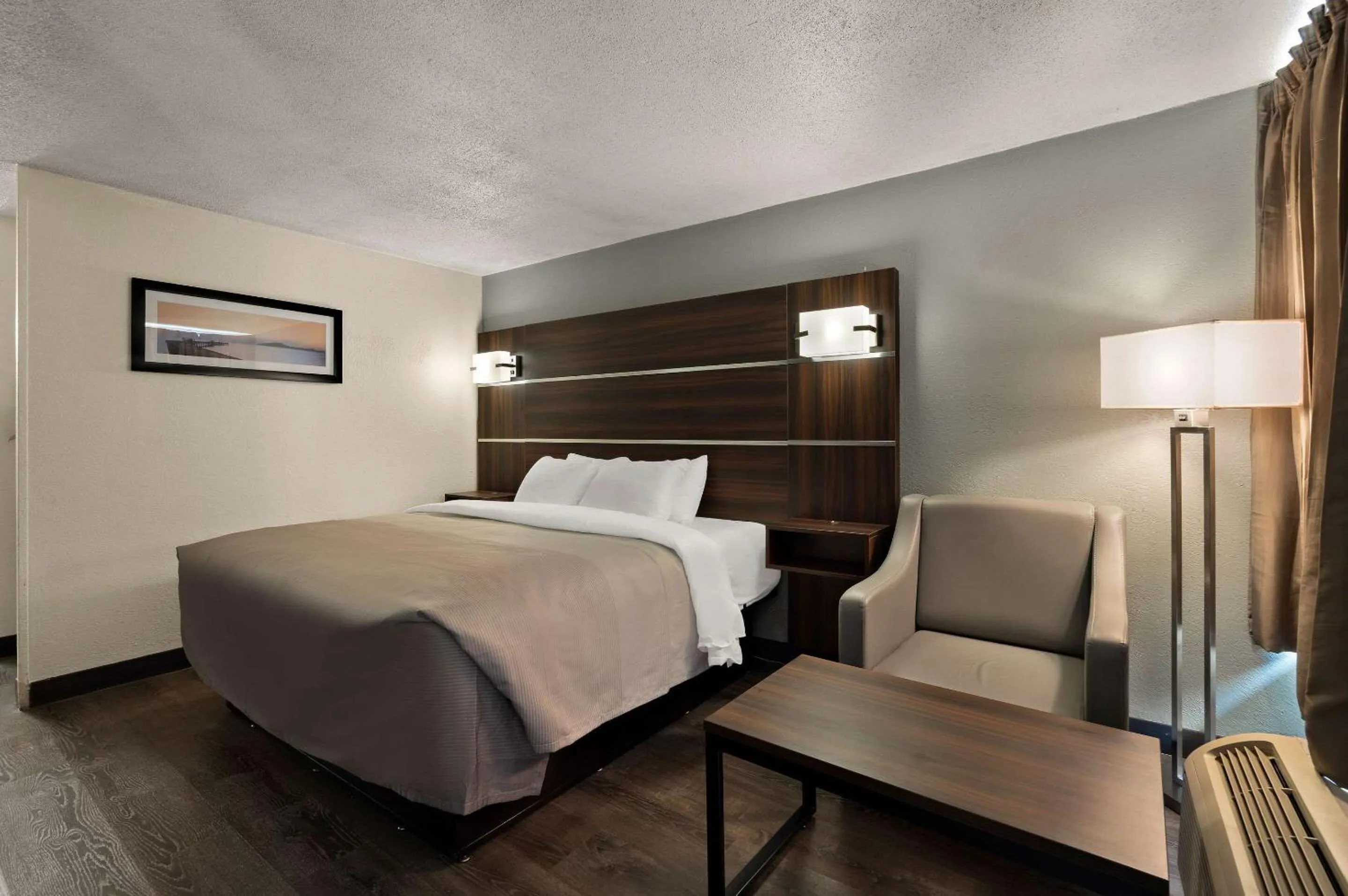 King Room - Non Smoking in Quality Inn Yemassee