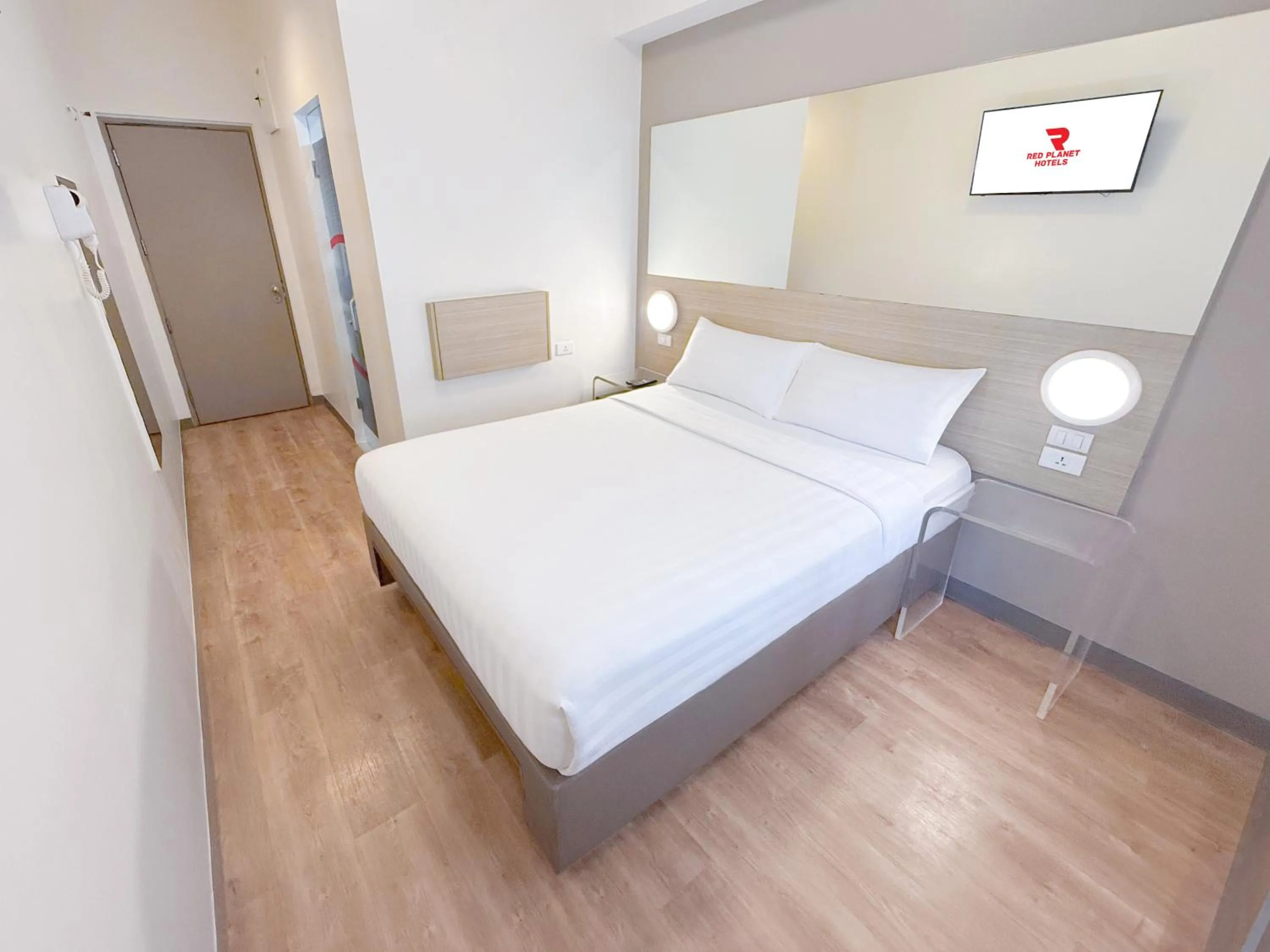 Double Room in Red Planet Ortigas