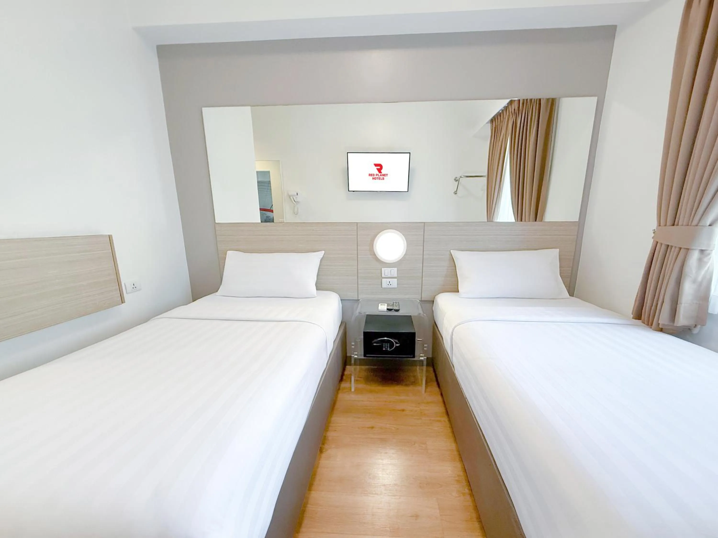 Twin Room in Red Planet Ortigas