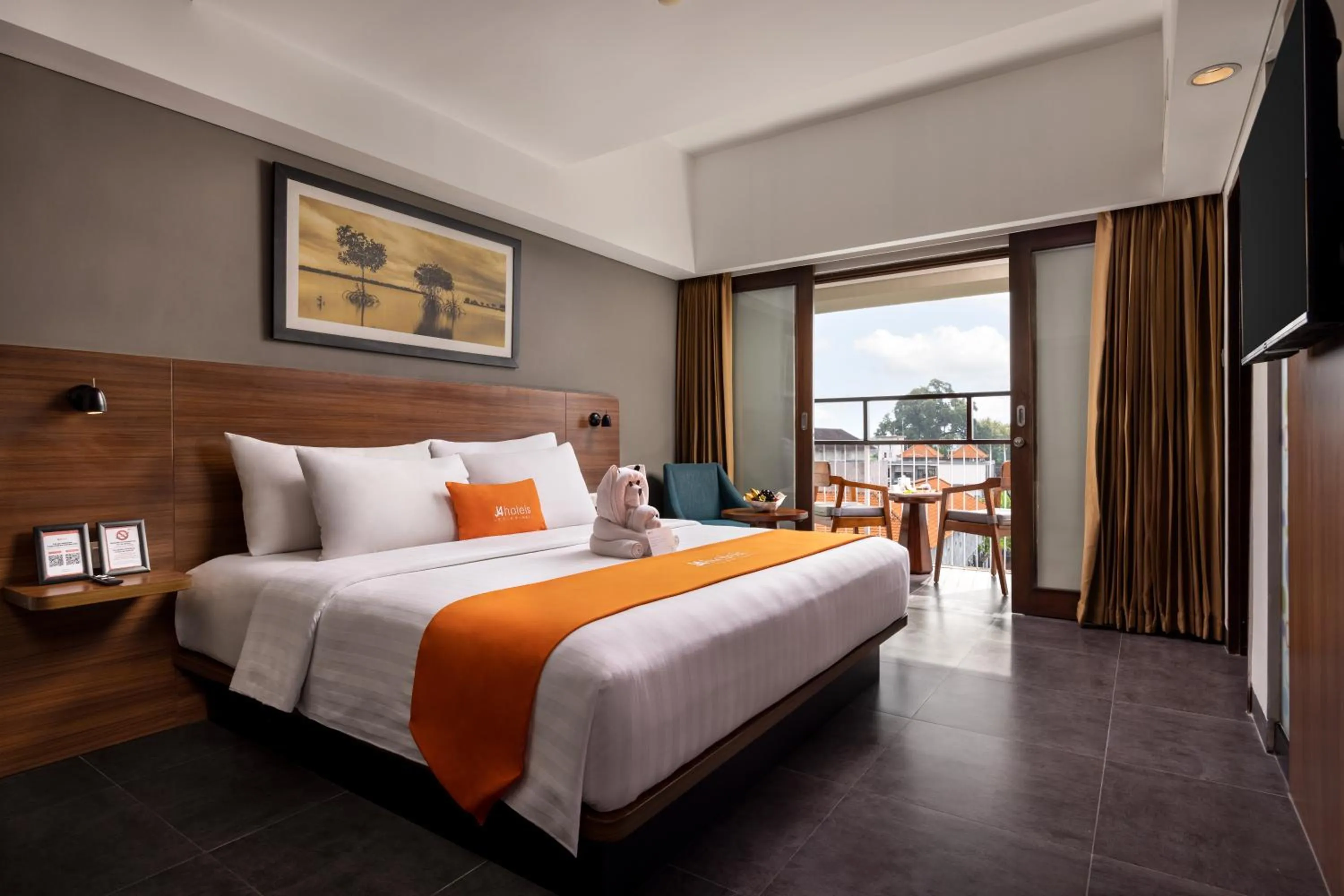 Premier Deluxe Double Room with Balcony with Free Daily Mini Bar in J4 Hotels Legian