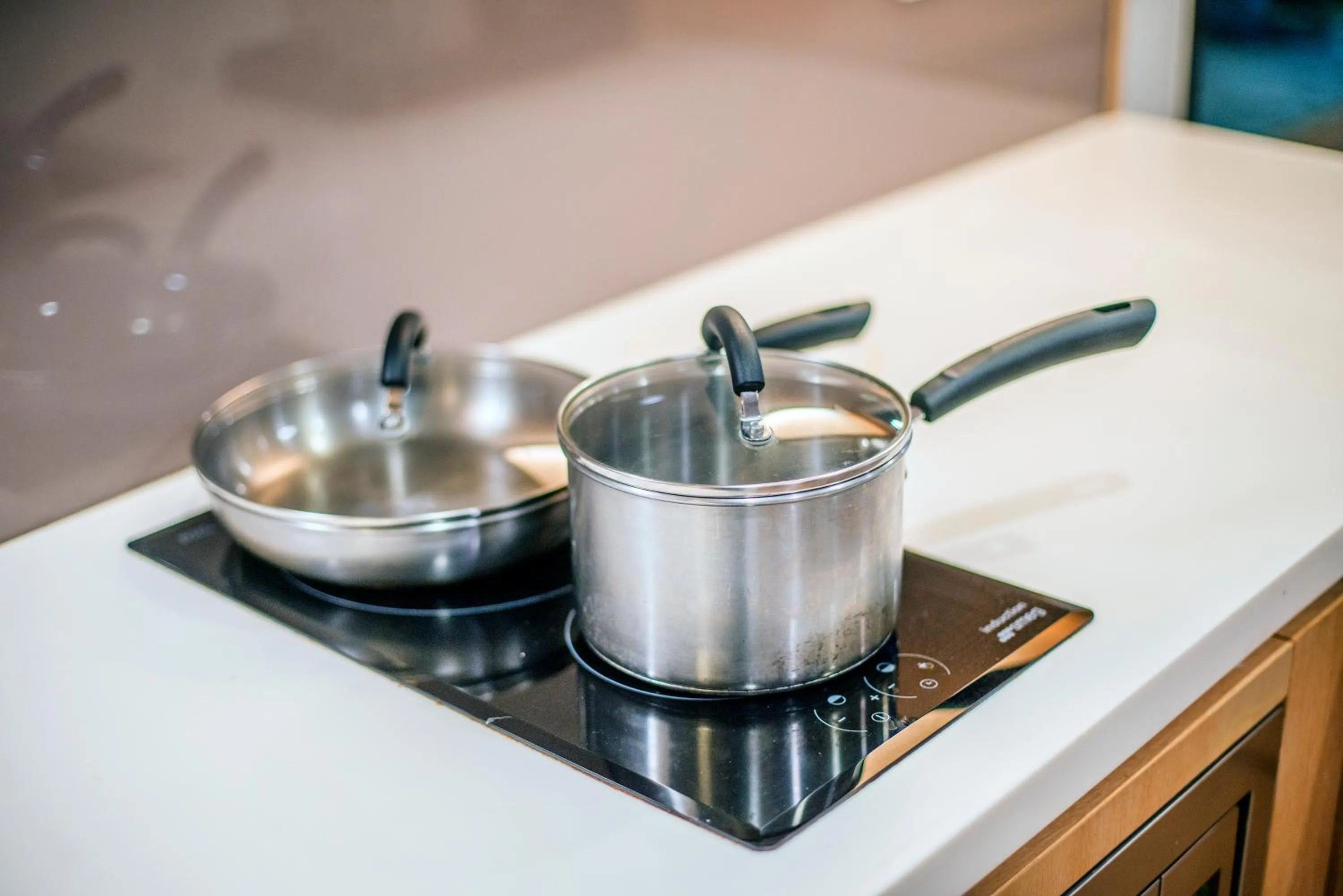 Studio with Balcony in 188 Suites with Washer and Bathtub near KLCC Kula Lumpur