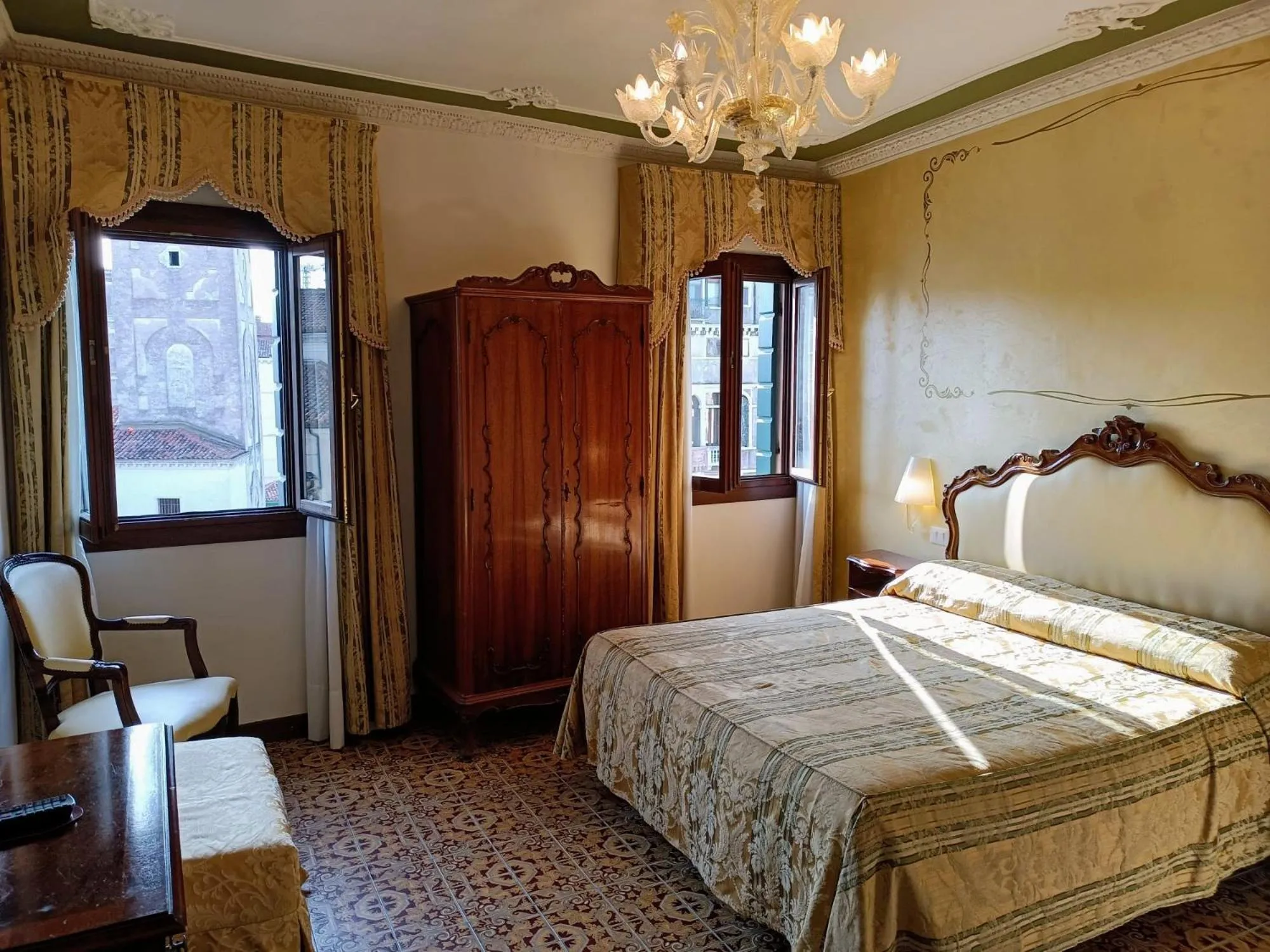 Double Room with Square View in Hotel Scandinavia - Relais
