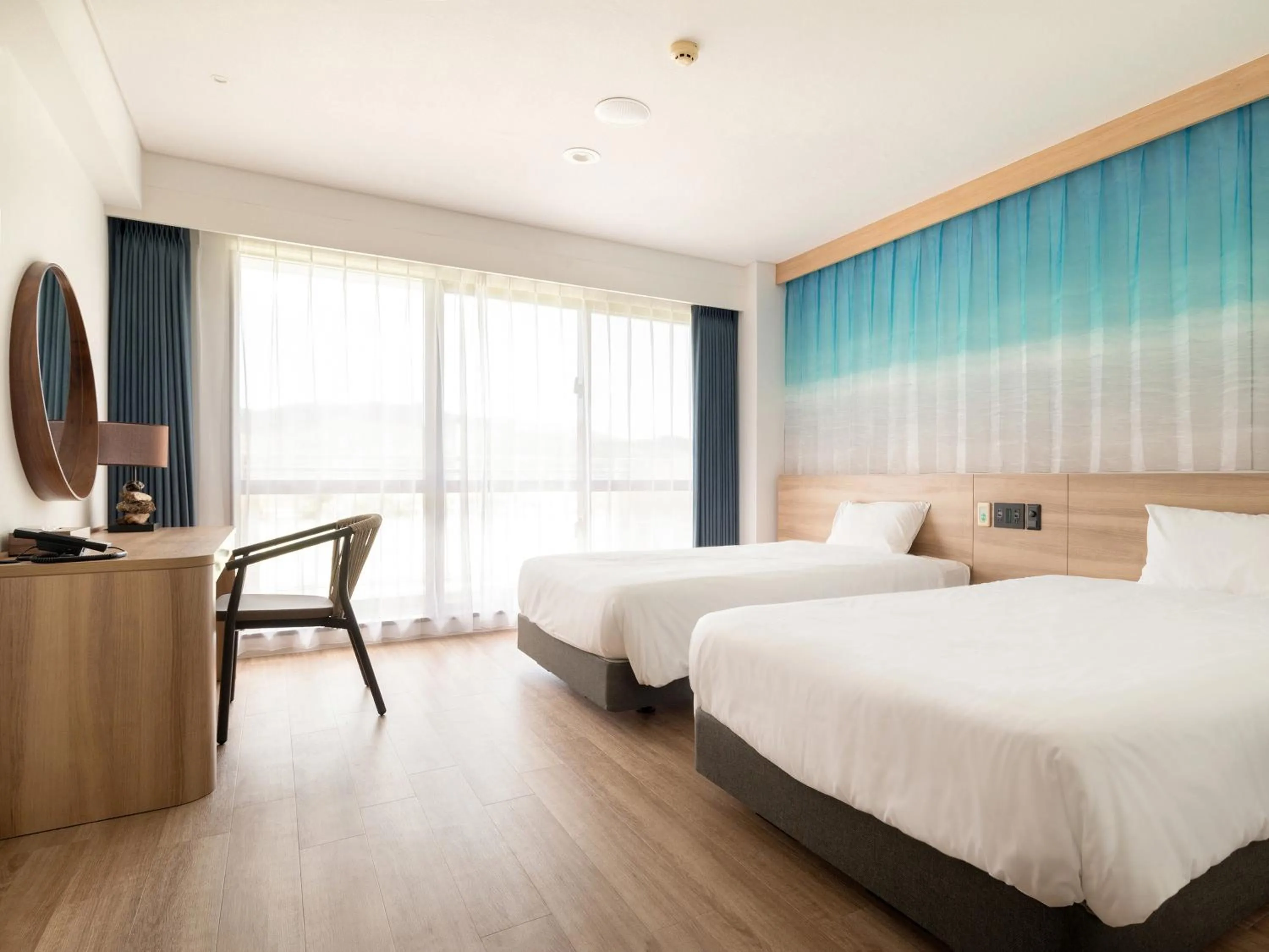 Twin Room - single occupancy - Disability Access in Watermark Hotel Okinawa Kume Island