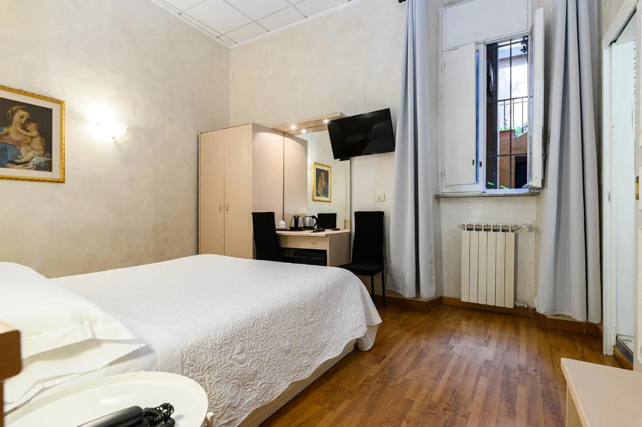 Standard Double or Twin Room in Hotel Julia