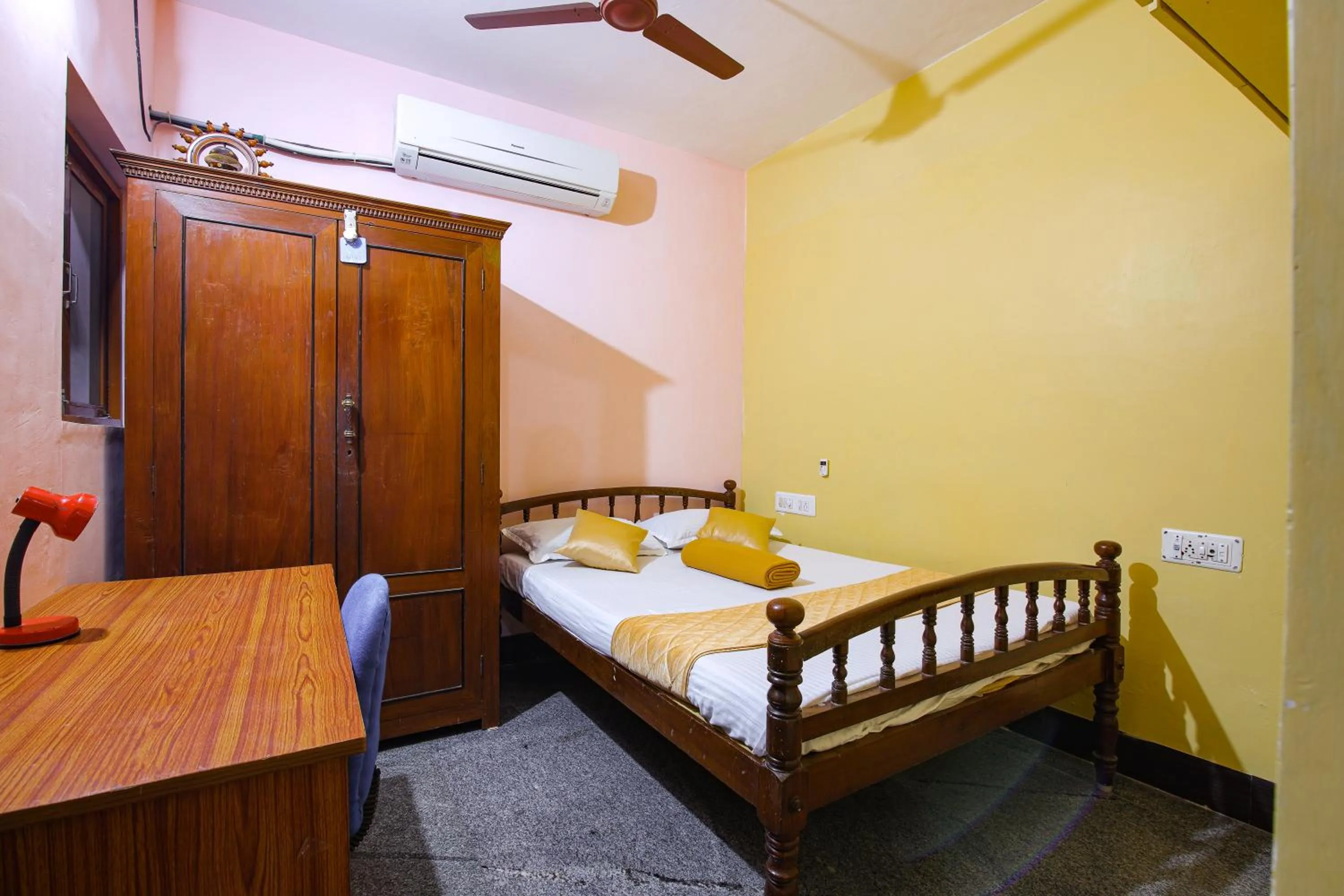 Deluxe Queen Suite in Manora Residency