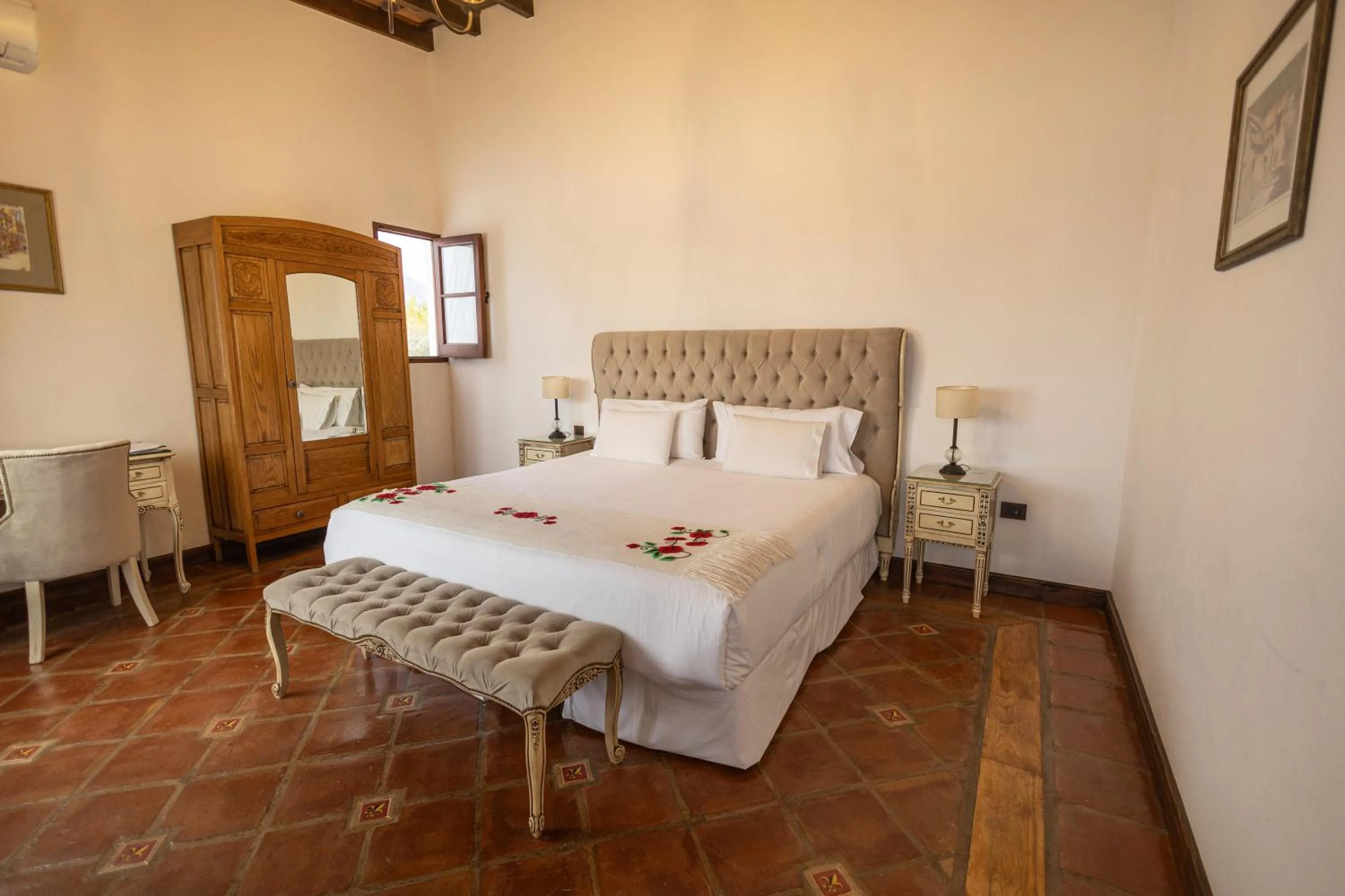 Junior Suite in Iraola Hotel Boutique