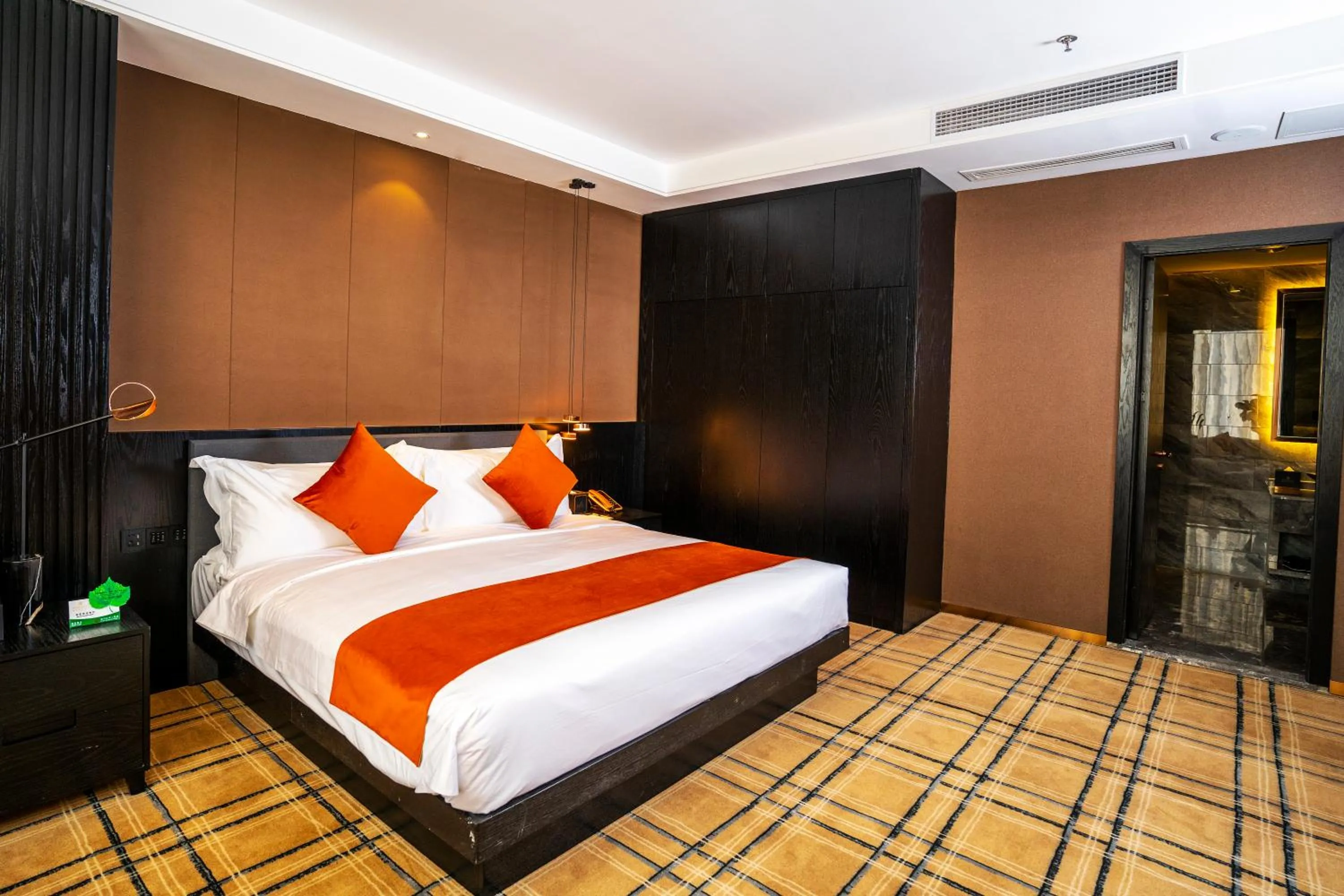 Deluxe King Room in OCEAN HOTEL