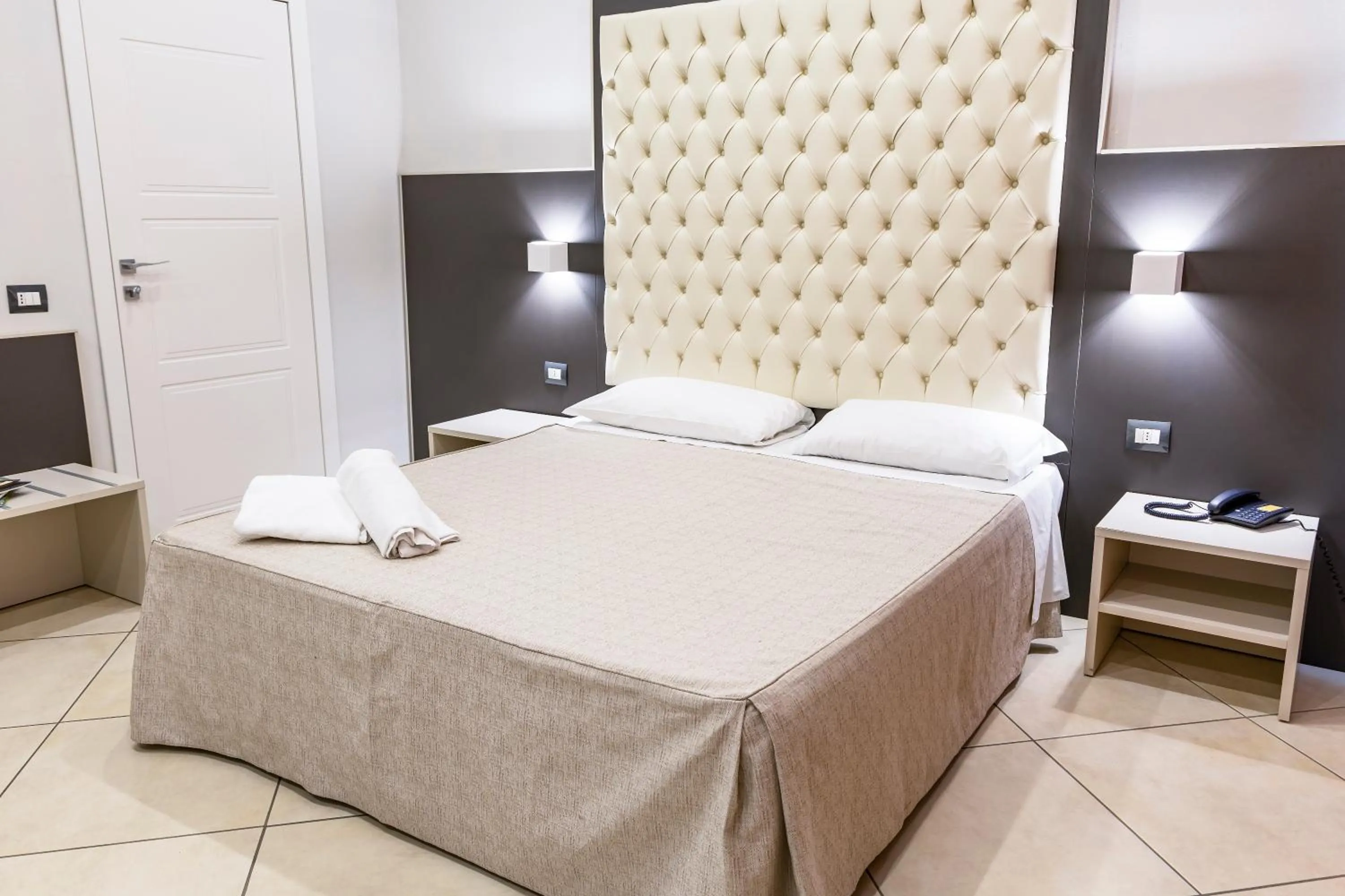 Double Room in Hotel Demo'