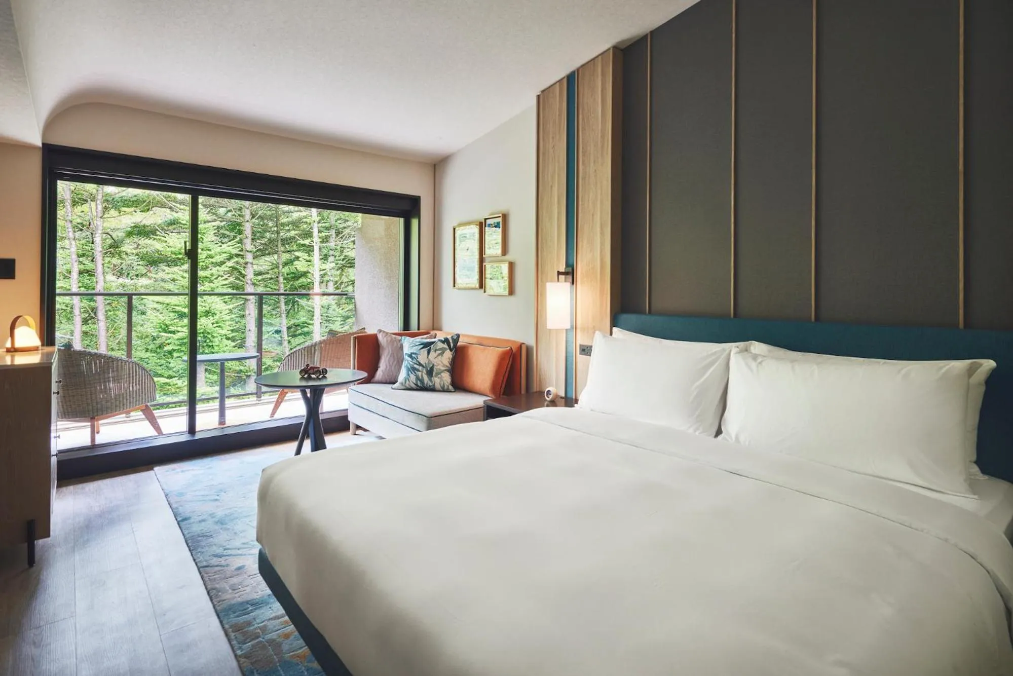 Standard King Room with River View in Hotel Indigo Karuizawa