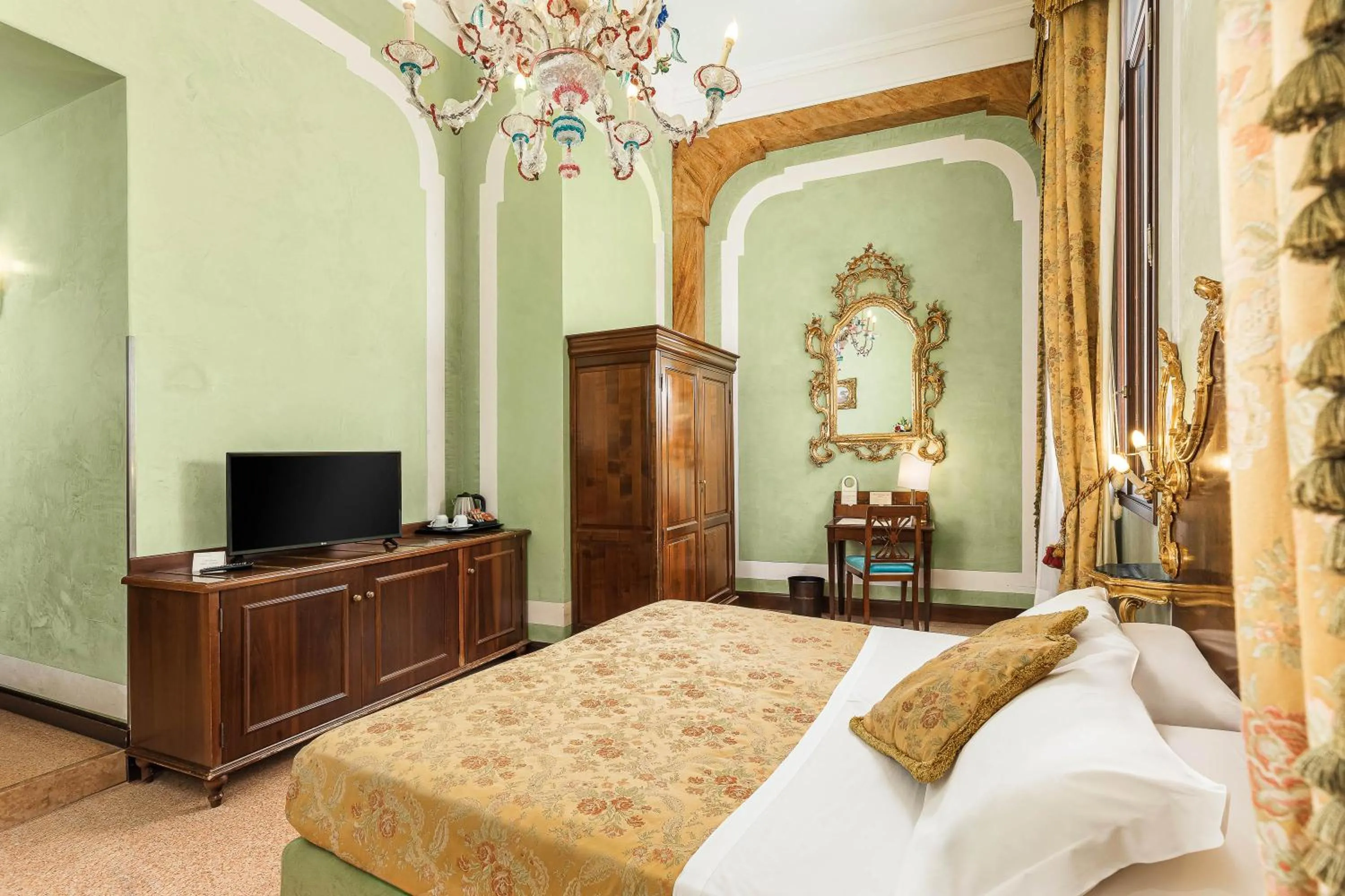 Classic Triple Room in Hotel San Moisè