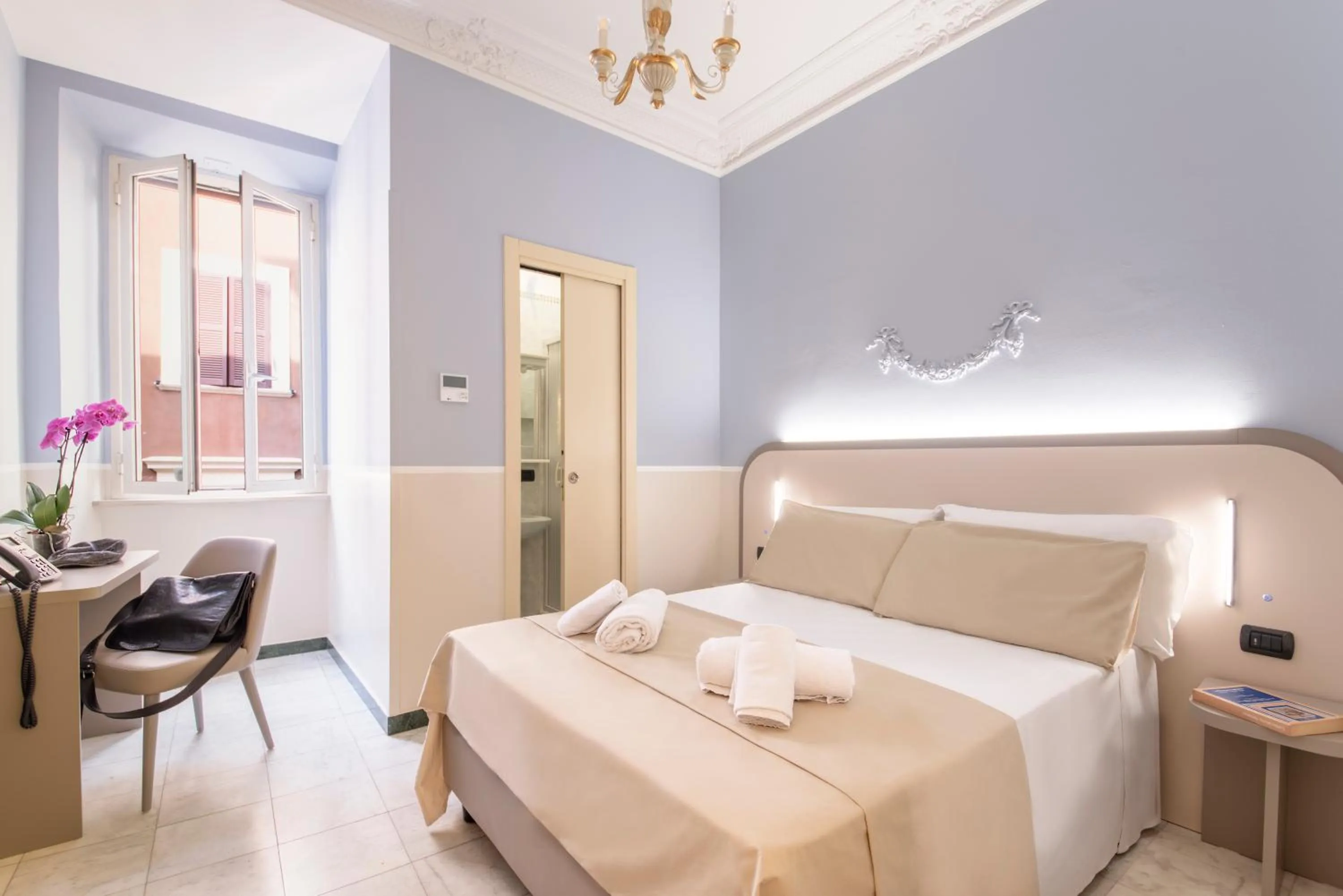 Small Classic Double or Twin Room in Hotel Grifo