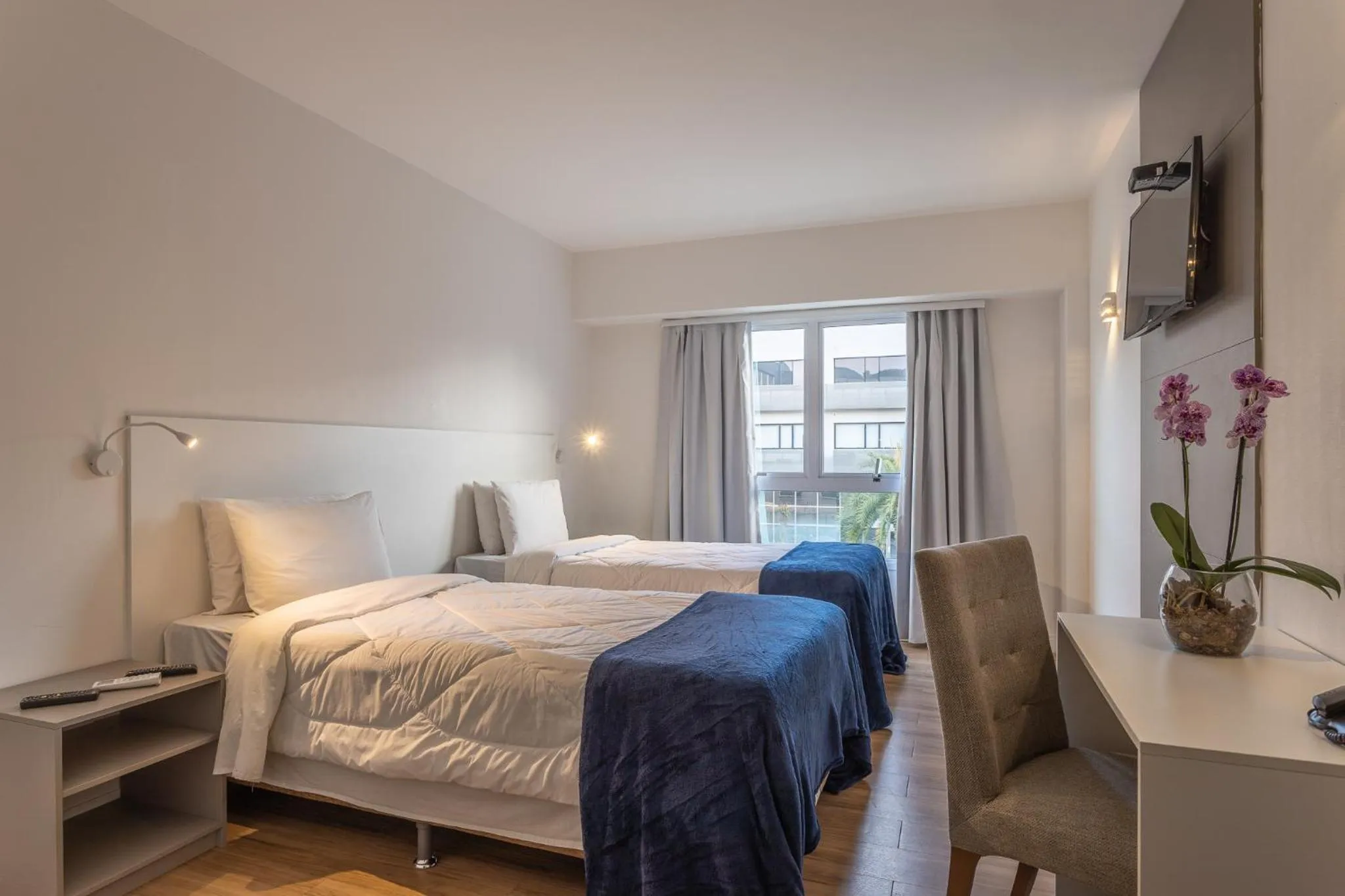 Standard Twin Room in ATH Hotel - Américas Townhouse