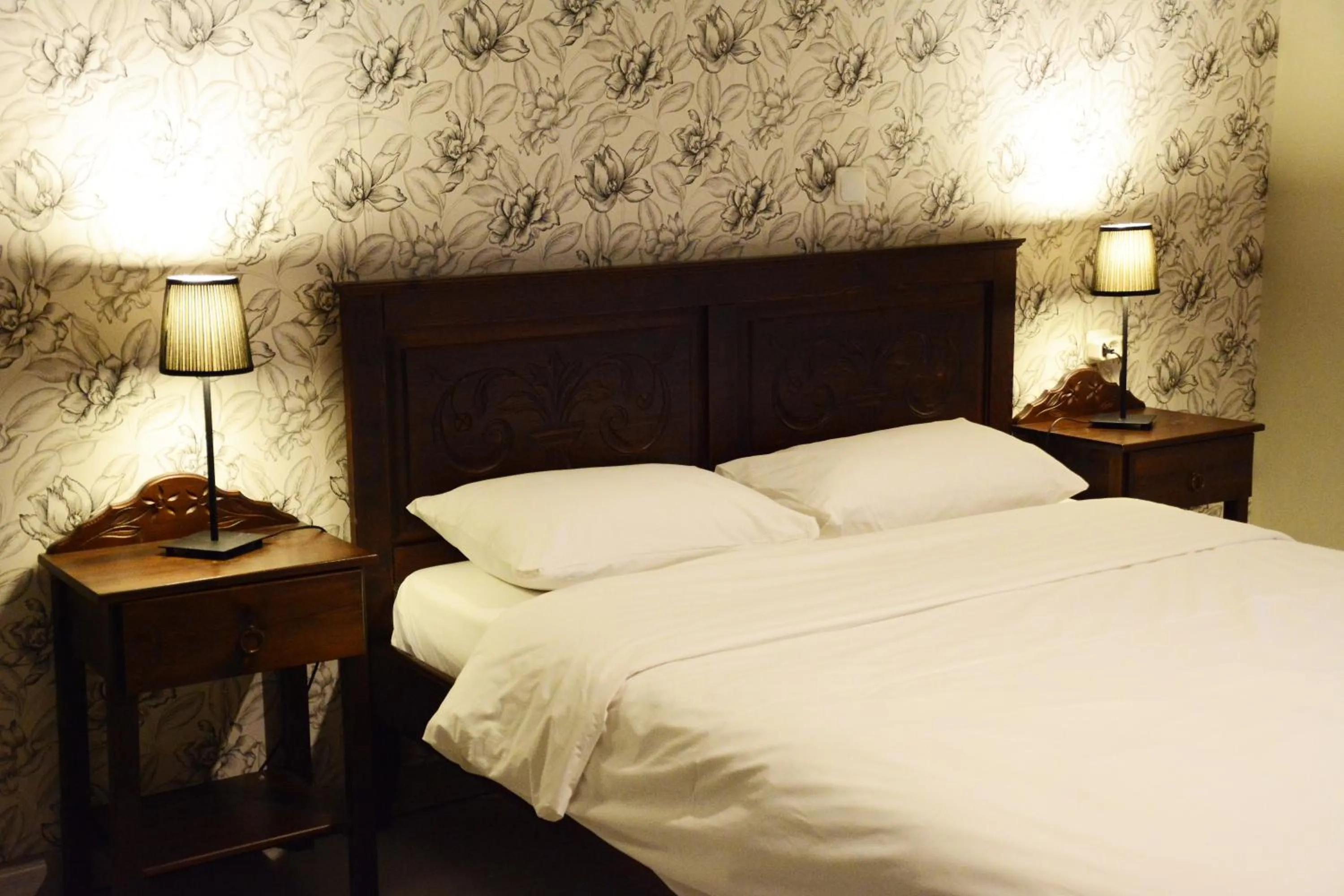 Double Room with Lake View in Guesthouse Vissinokipos - Biker Friendly - Motorradhotel