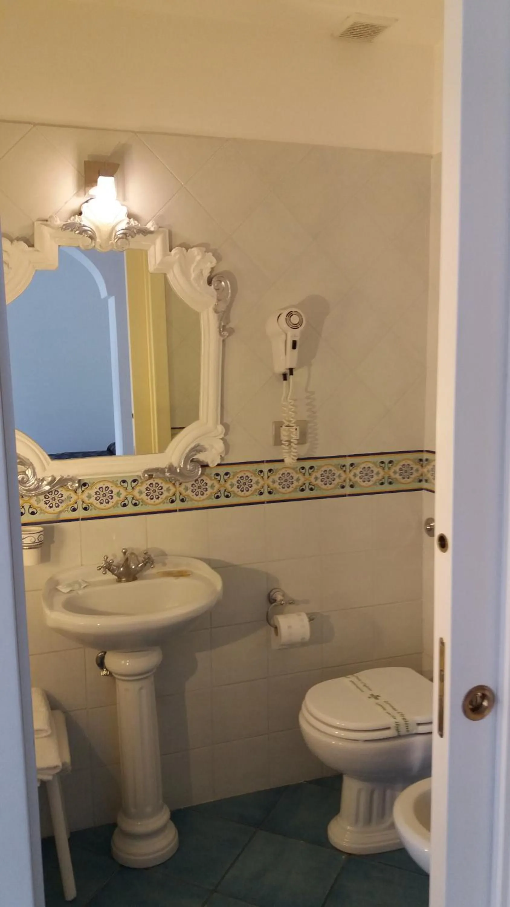 Comfort Family Room (5 Adults) in Hotel Bussola