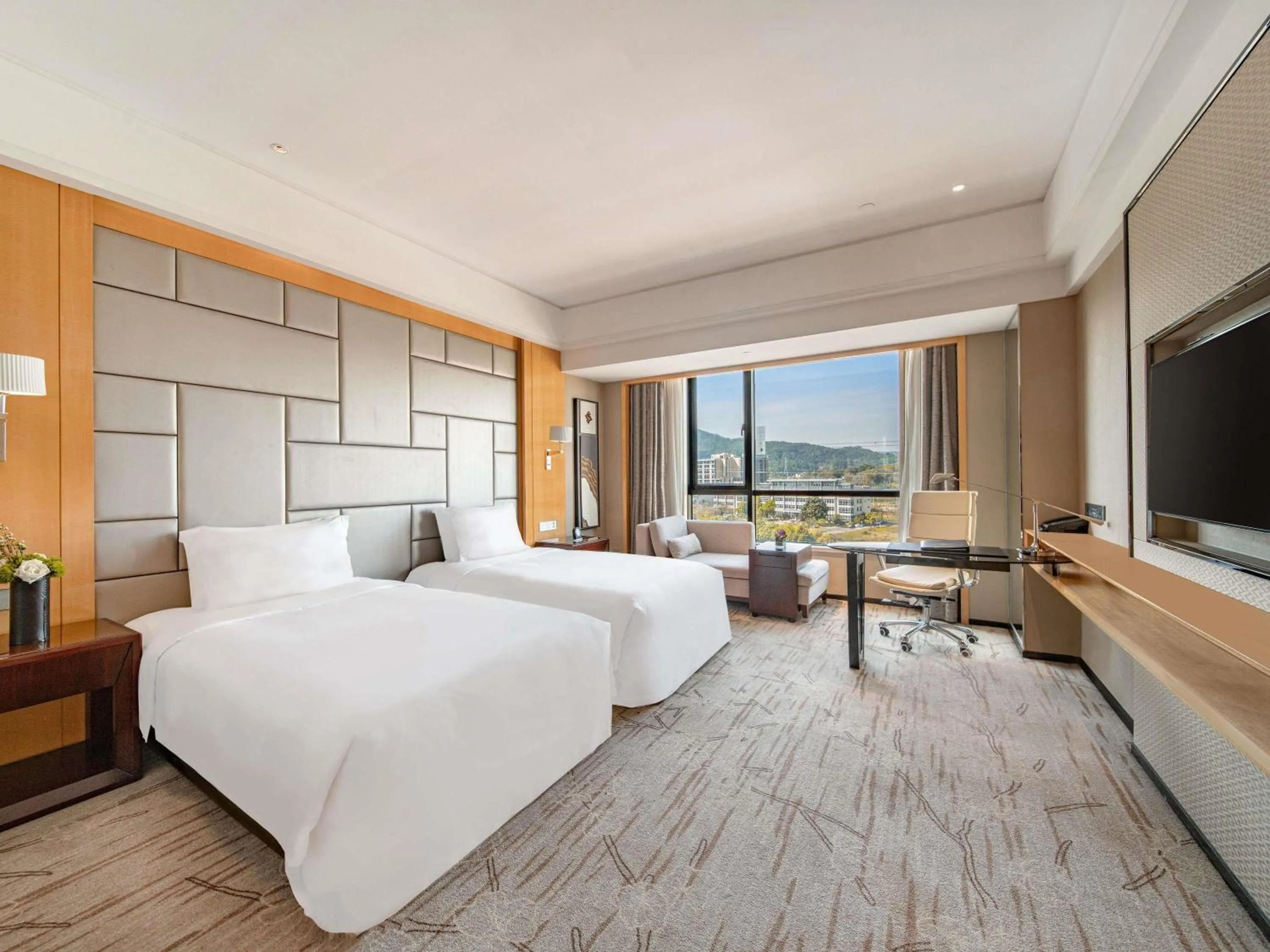 Swiss Select Twin Room with Sofa Bed in Swissôtel Guangzhou